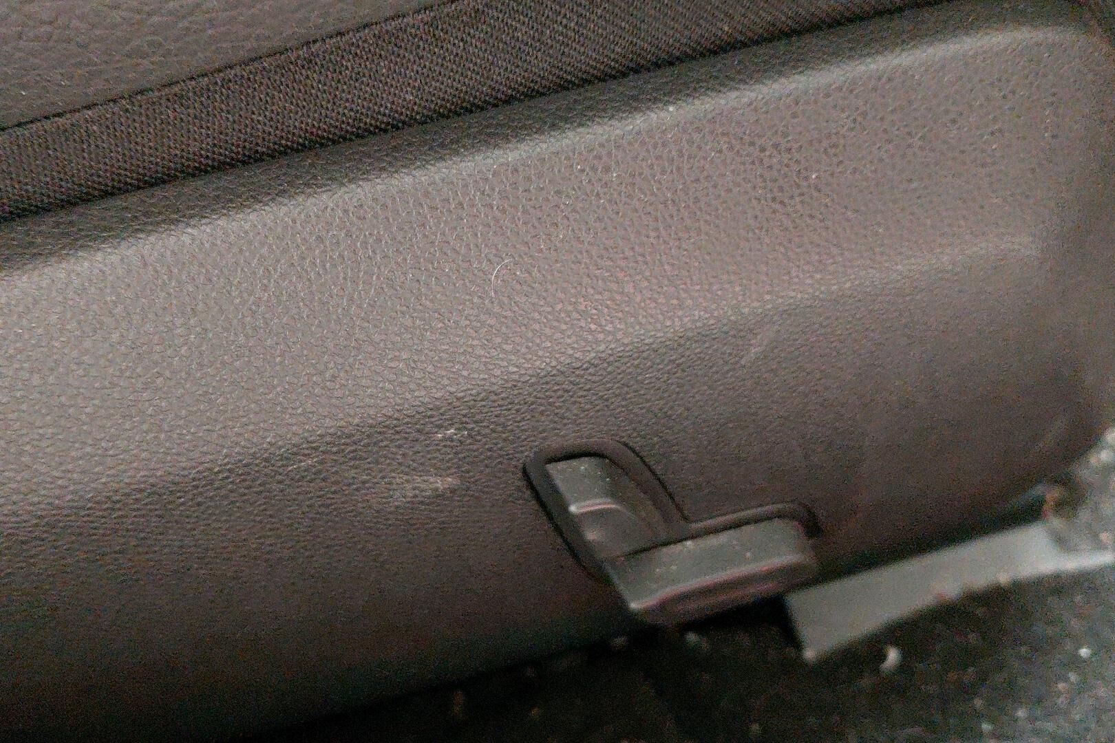 Mercedes-Benz E iso kuva 25