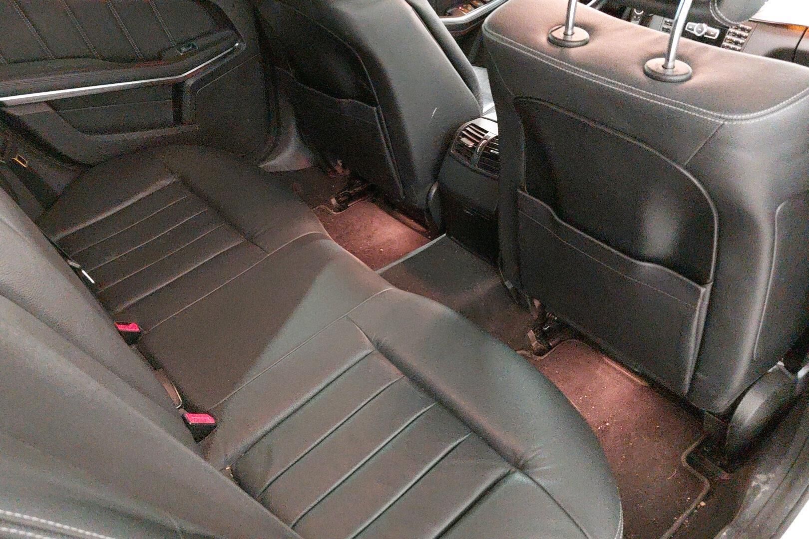 Mercedes-Benz E iso kuva 29