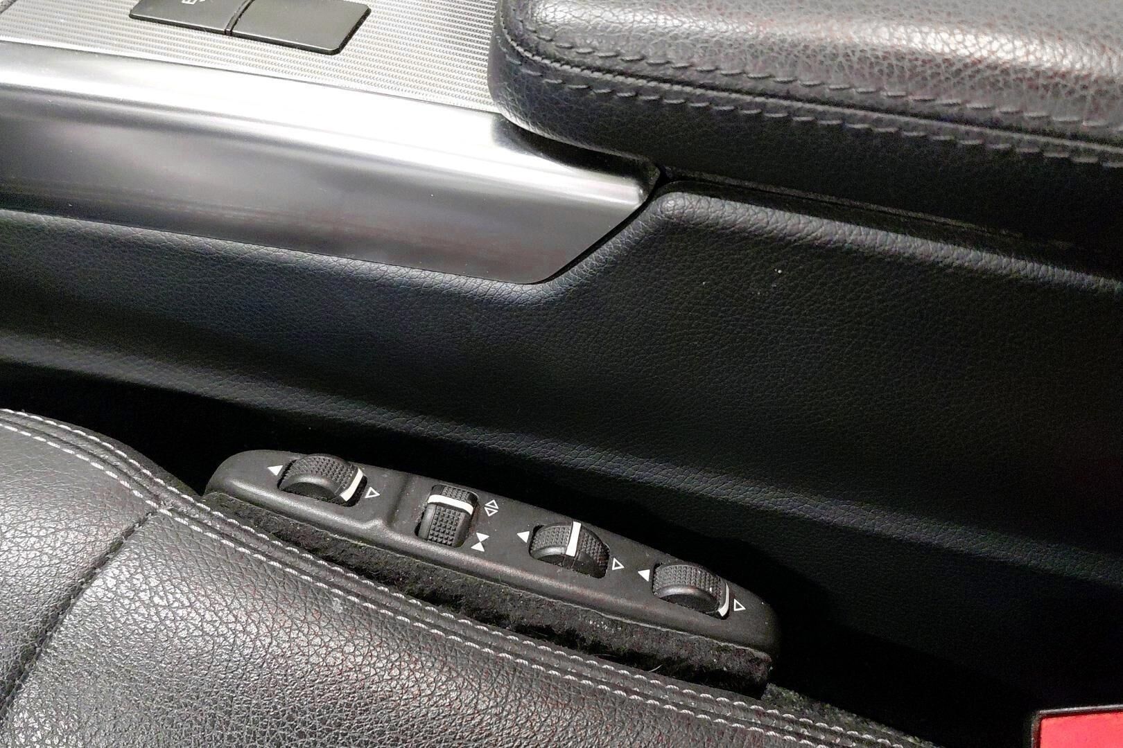 Mercedes-Benz E iso kuva 36