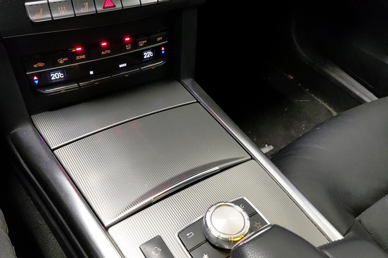 Mercedes-Benz E iso kuva 42