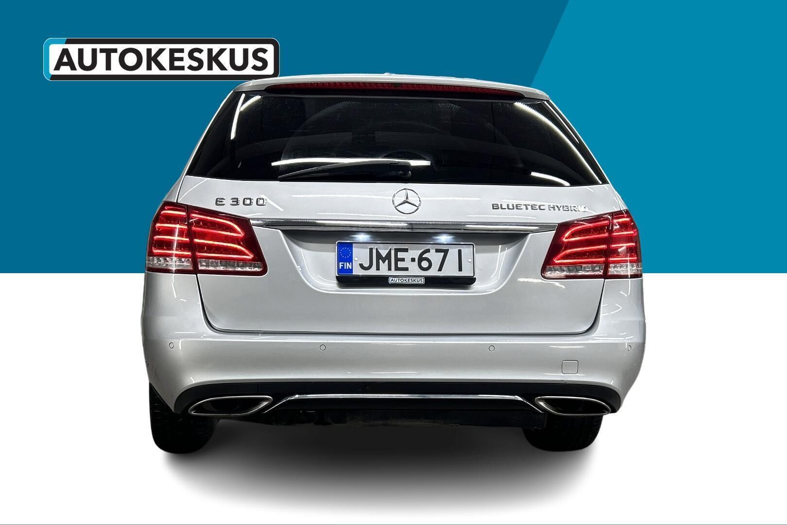 Mercedes-Benz E iso kuva 6