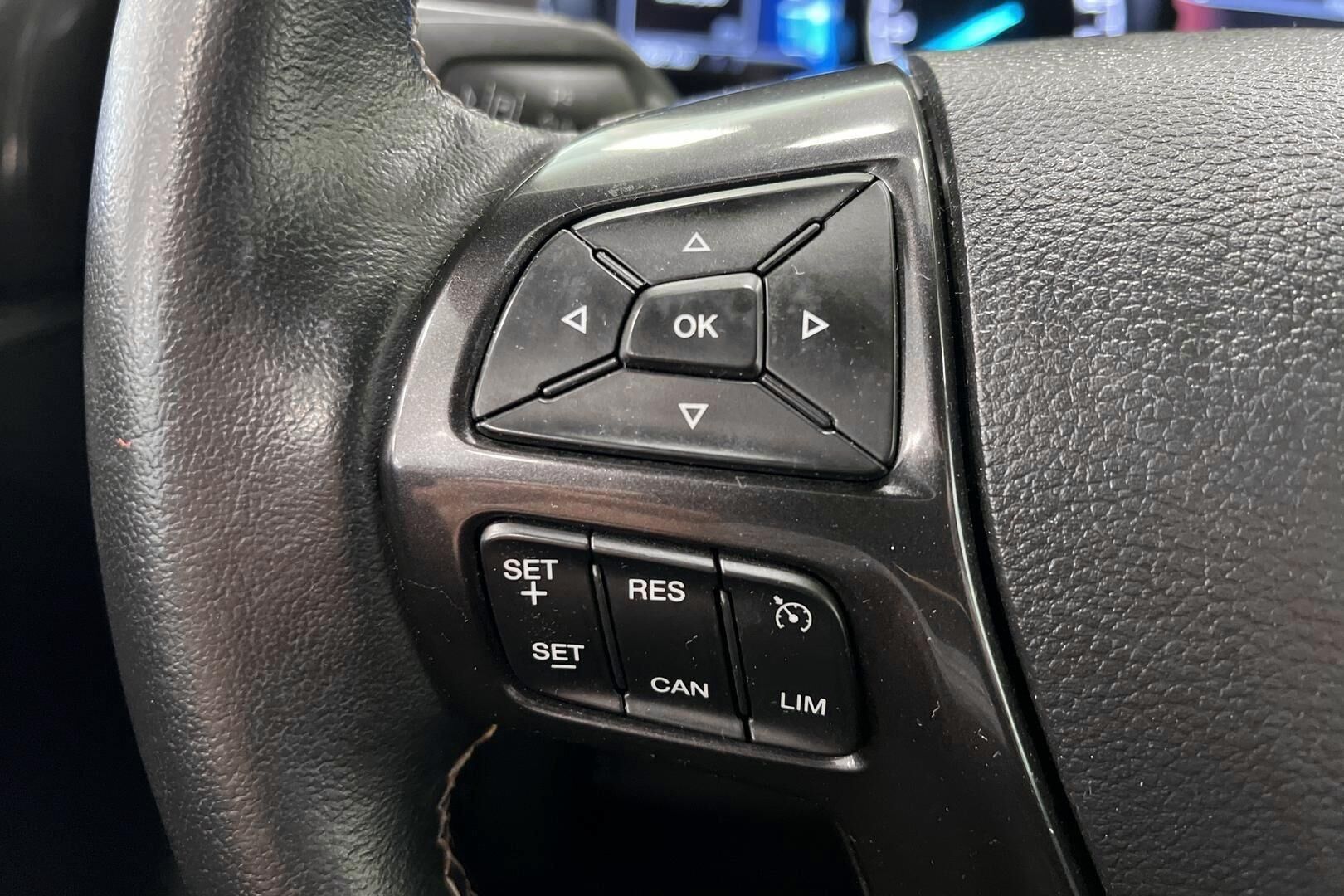 Ford Ranger iso kuva 17