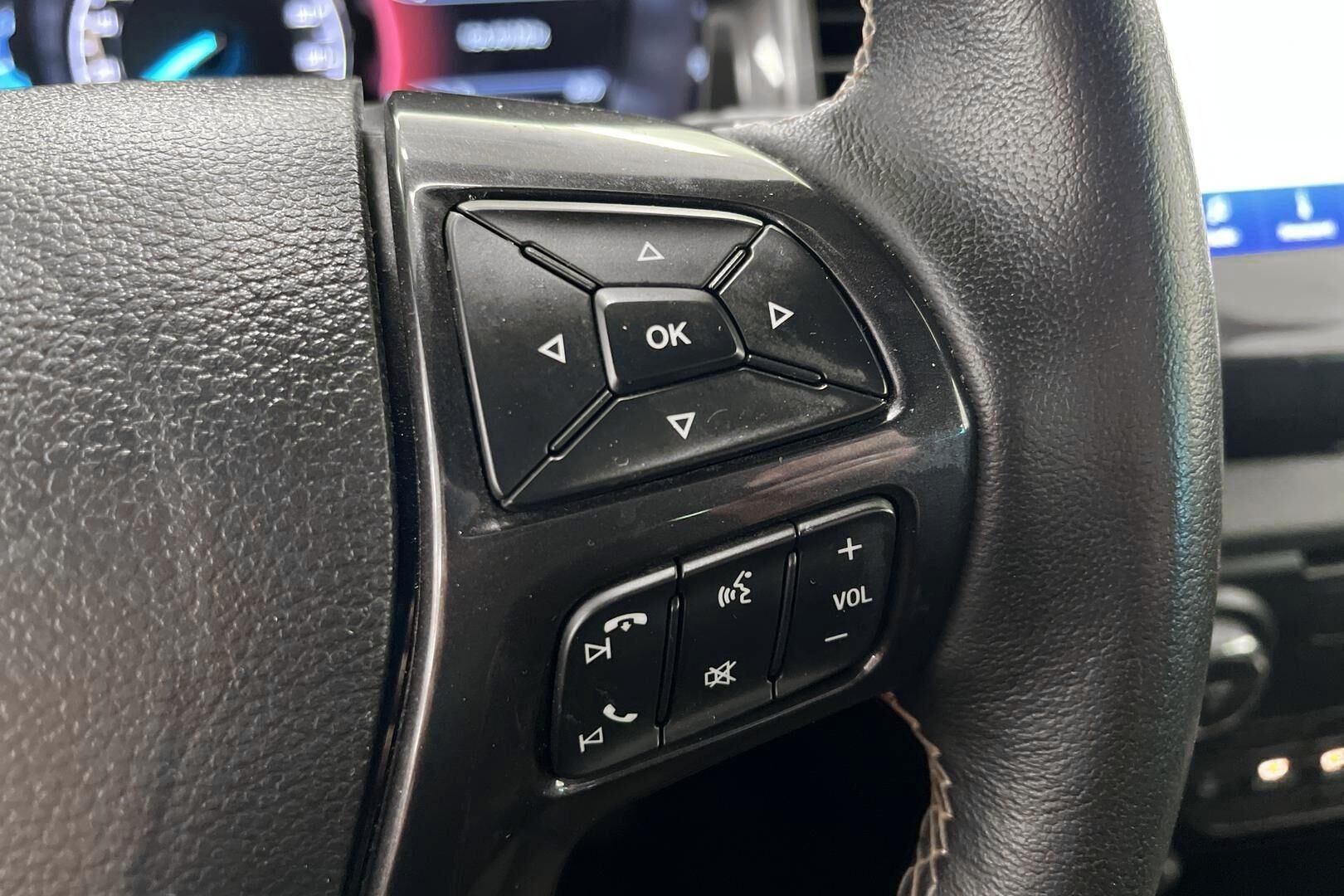 Ford Ranger iso kuva 18