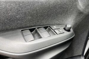 Toyota Yaris esikatselu 25