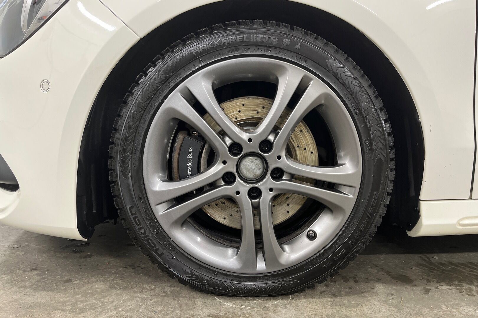 Mercedes-Benz CLA iso kuva 10
