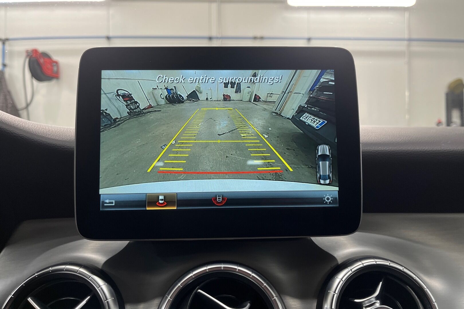 Mercedes-Benz CLA iso kuva 13