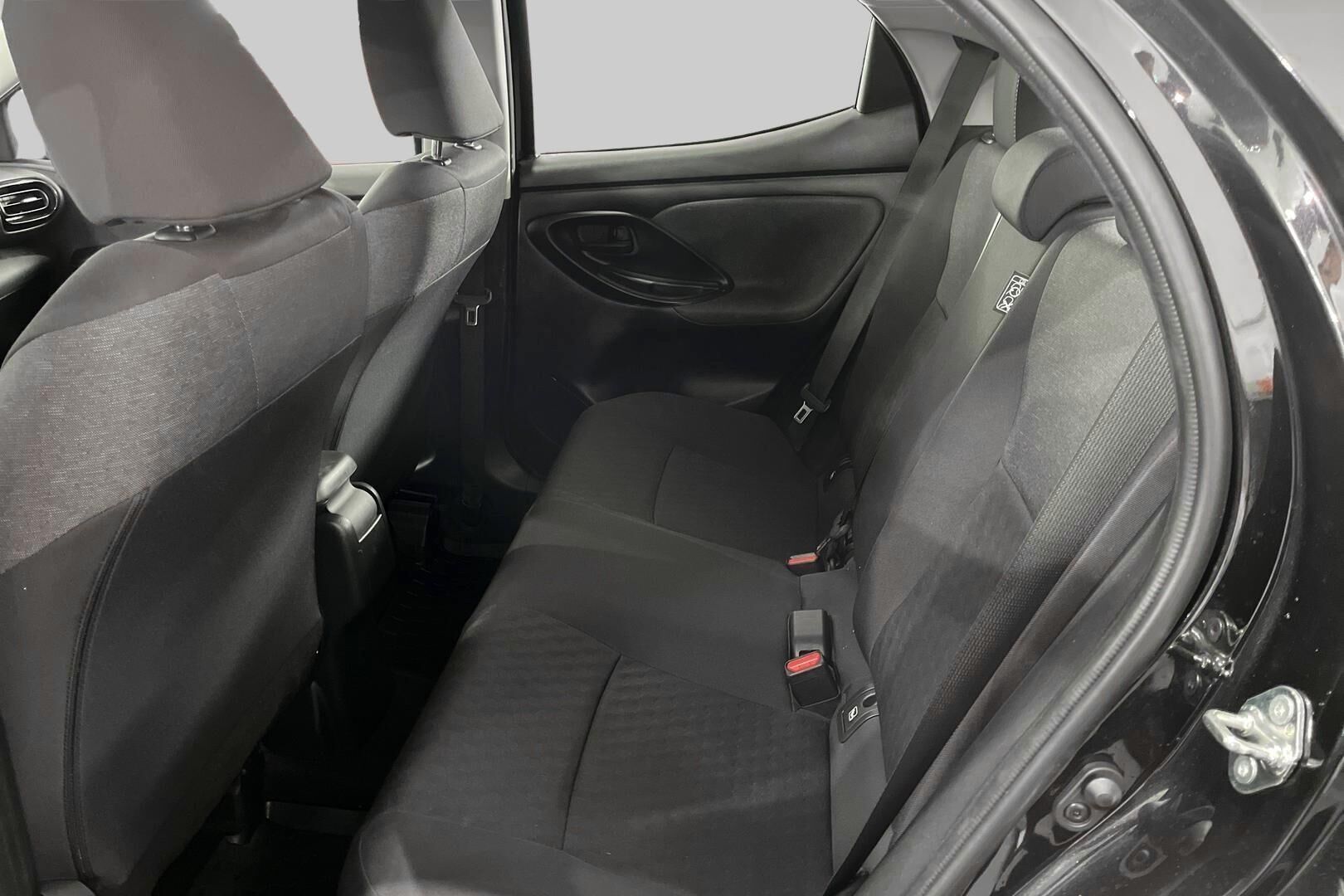 Toyota Yaris iso kuva 9
