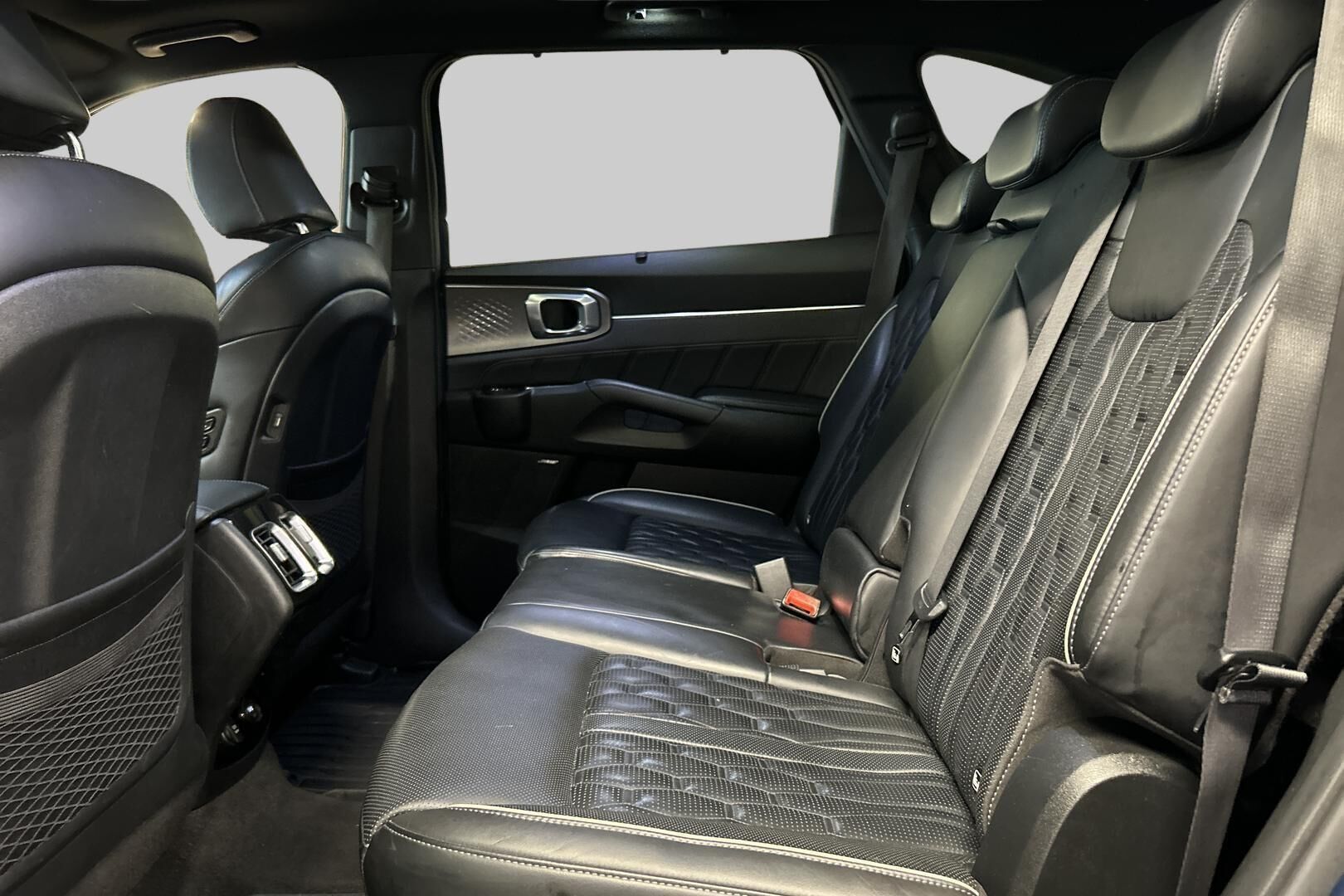 Kia Sorento iso kuva 10