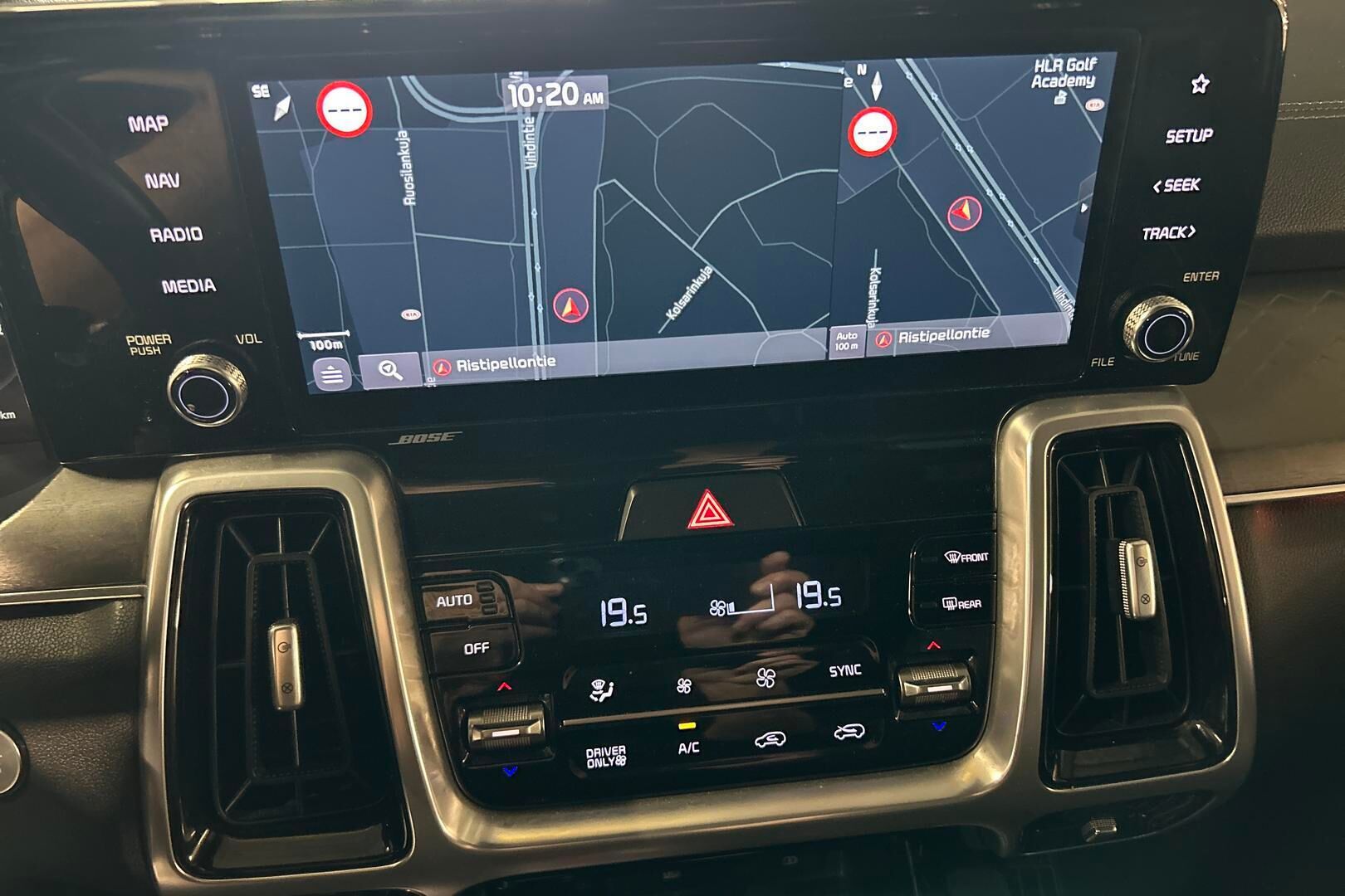 Kia Sorento iso kuva 17