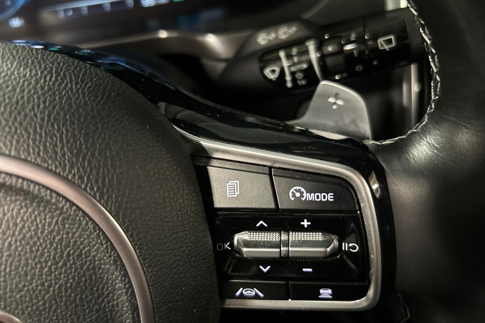 Kia Sorento iso kuva 24