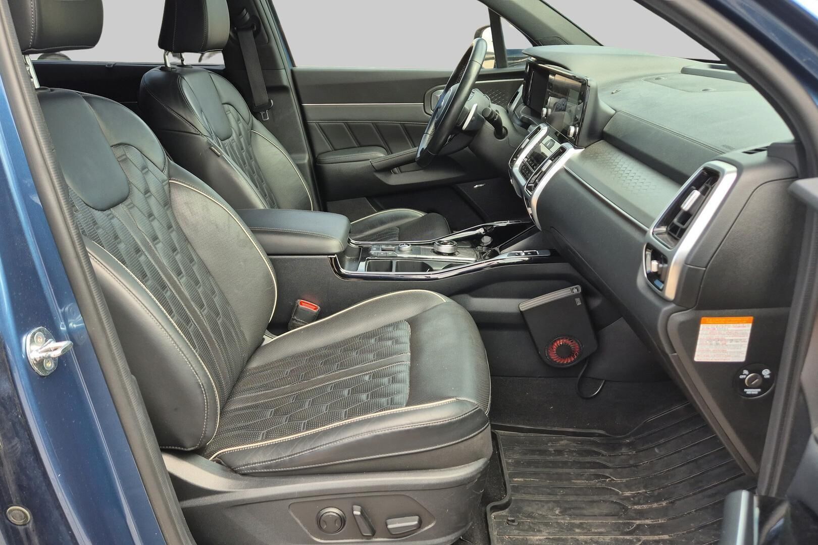 Kia Sorento iso kuva 4