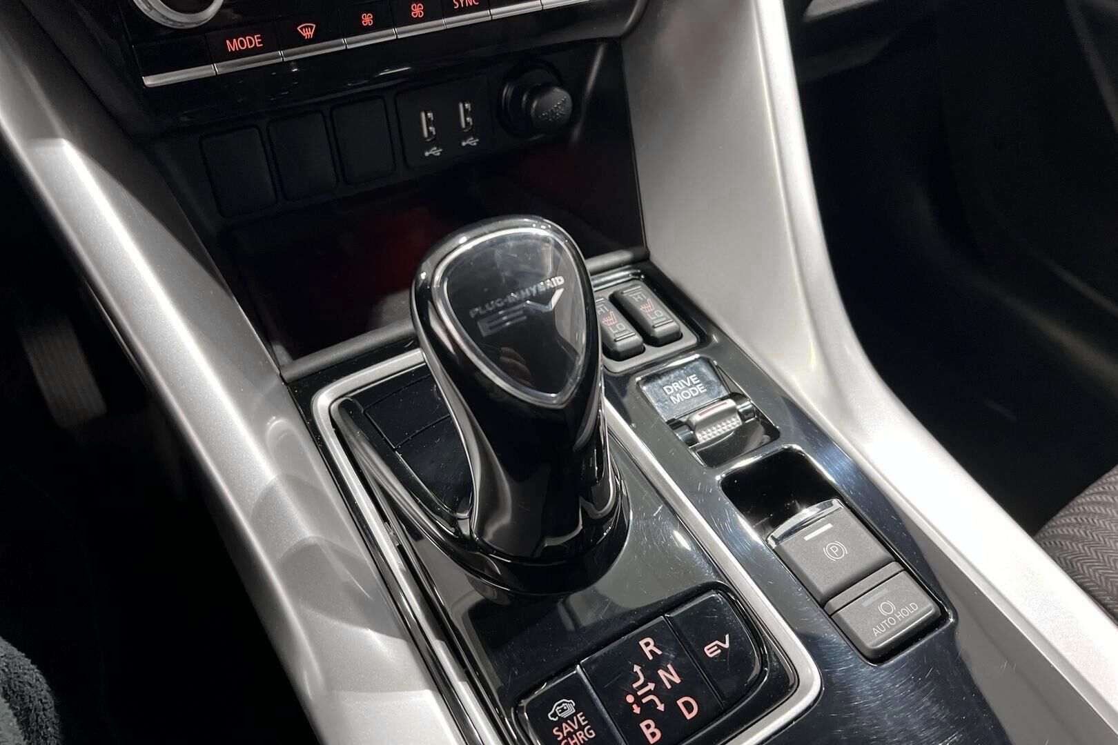 Mitsubishi Eclipse Cross iso kuva 15