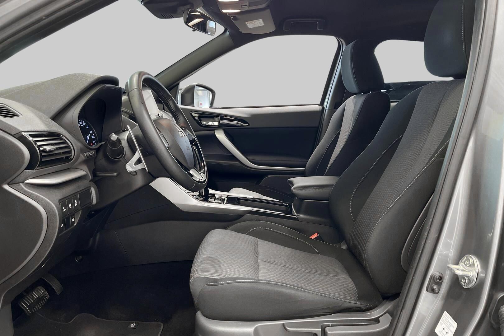 Mitsubishi Eclipse Cross iso kuva 8