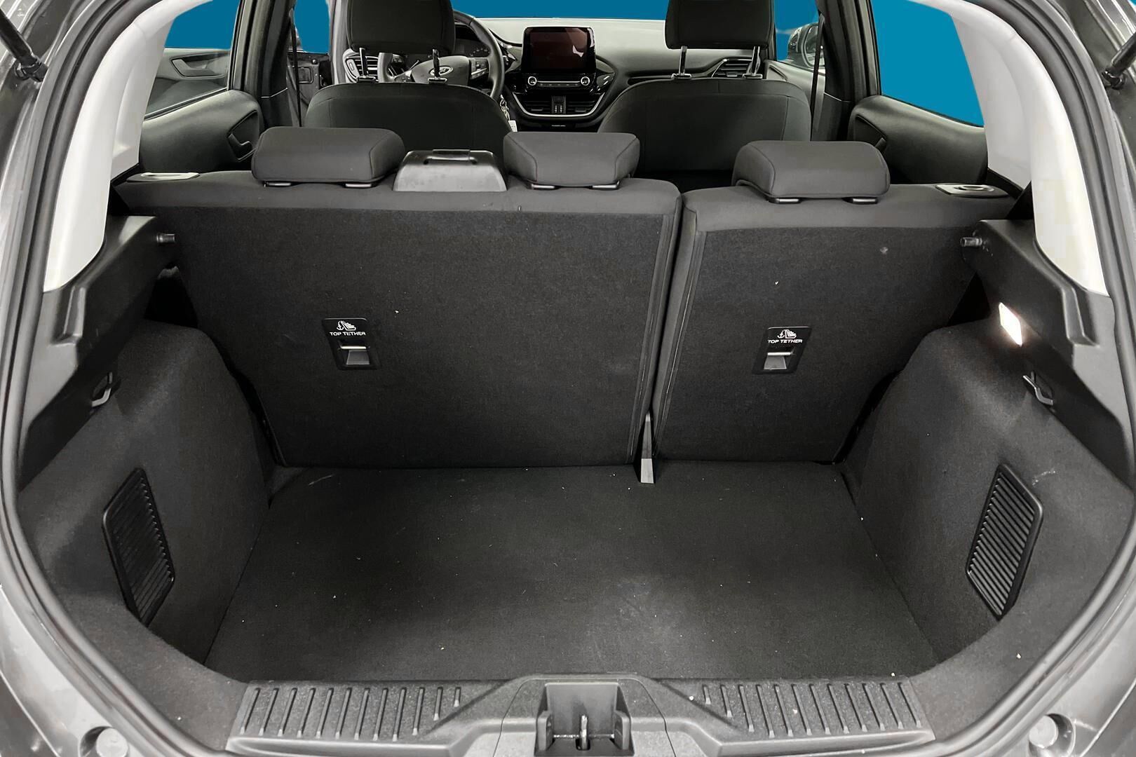 Ford Fiesta iso kuva 12