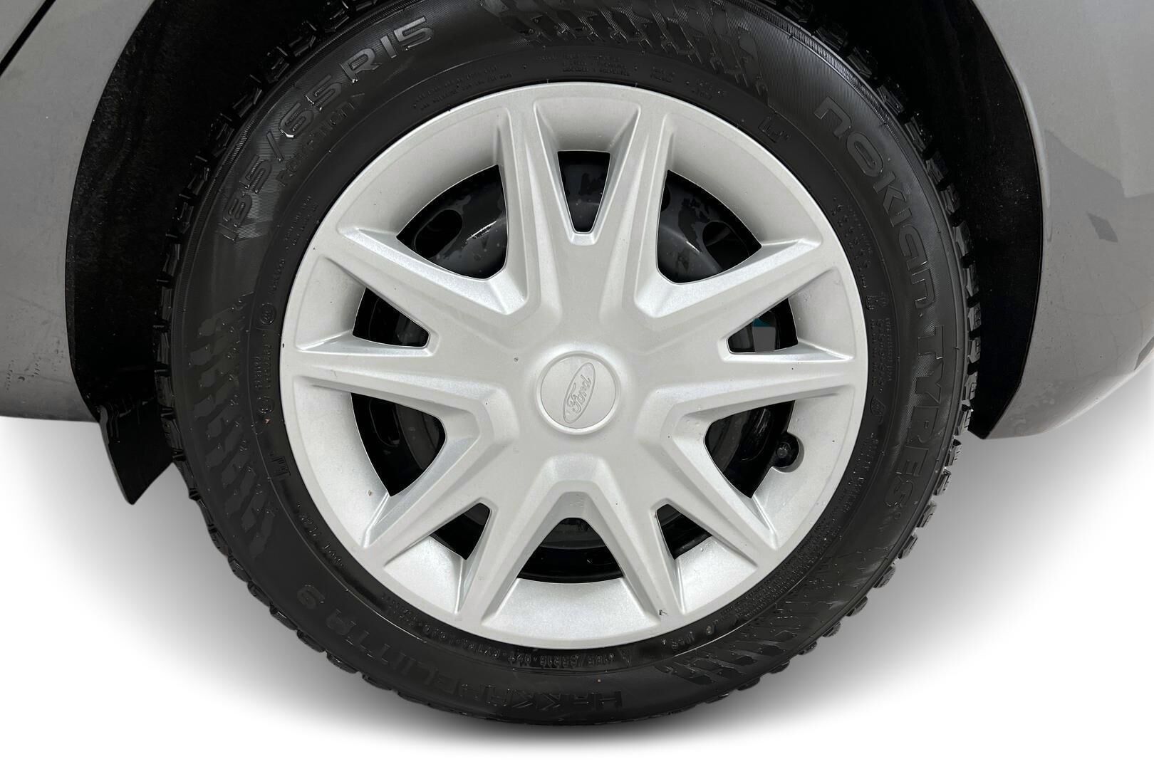 Ford Fiesta iso kuva 13