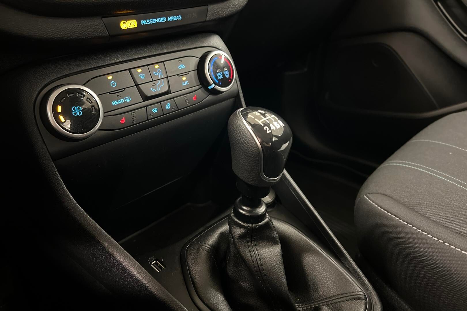 Ford Fiesta iso kuva 16