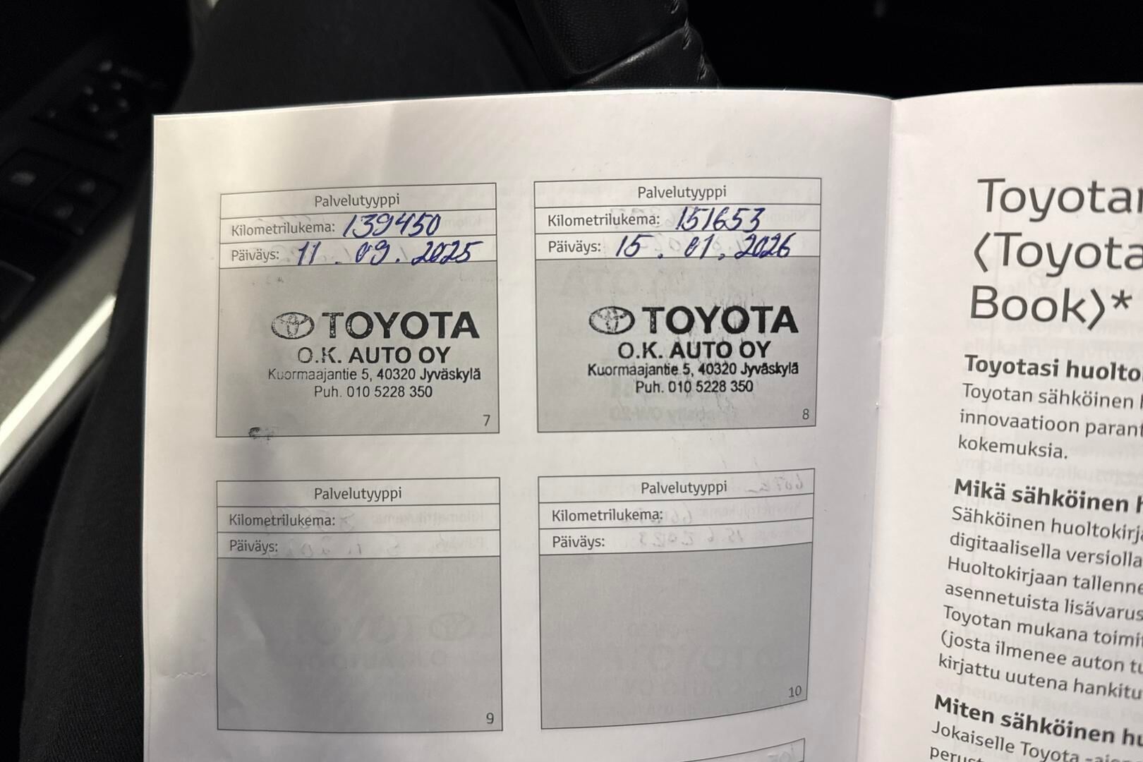 Toyota RAV4 iso kuva 11