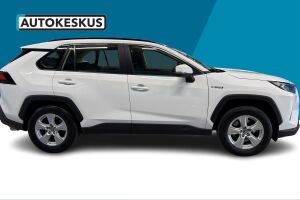Toyota RAV4 esikatselu 17
