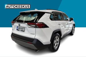 Toyota RAV4 esikatselu 1