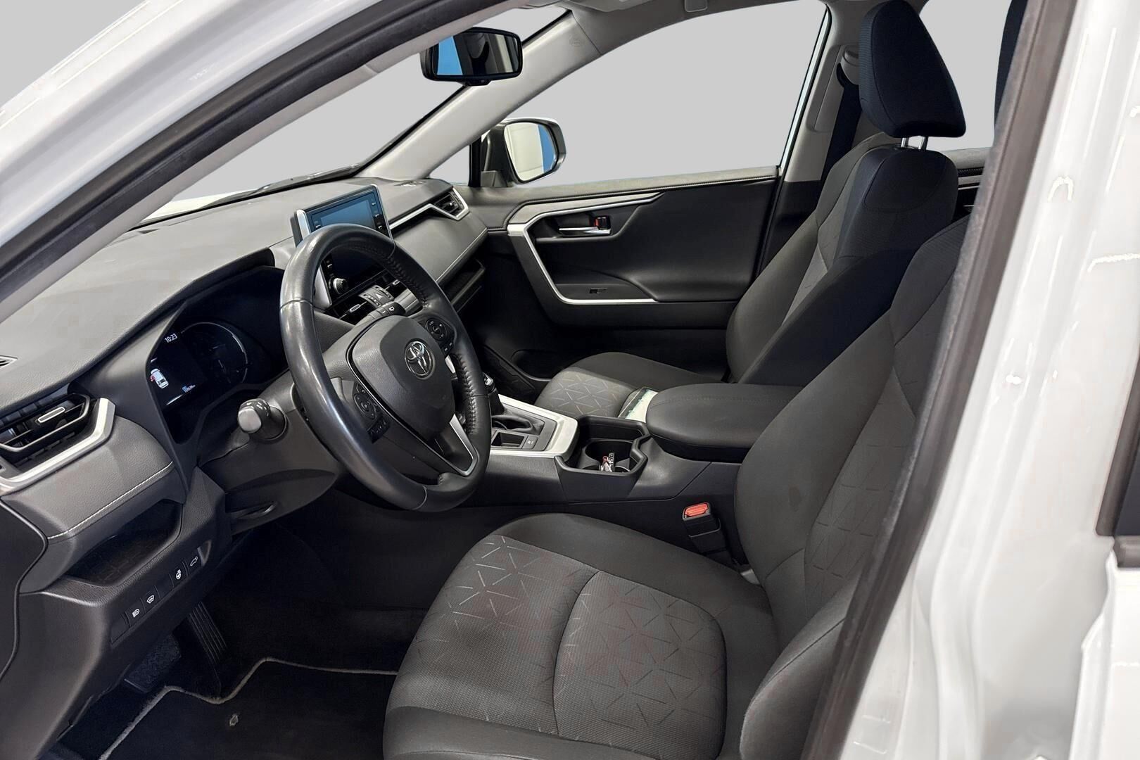 Toyota RAV4 iso kuva 4