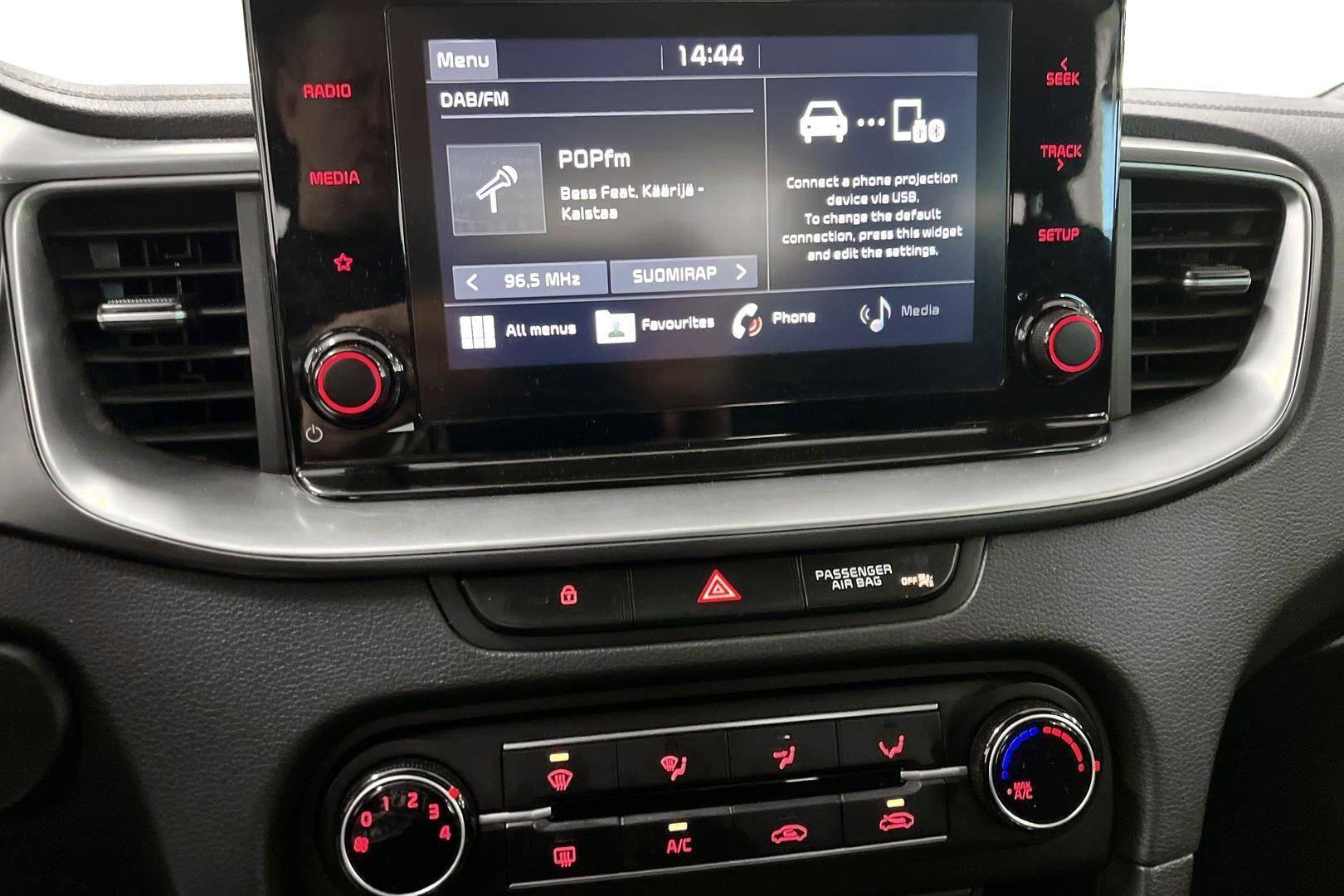 Kia Ceed iso kuva 15