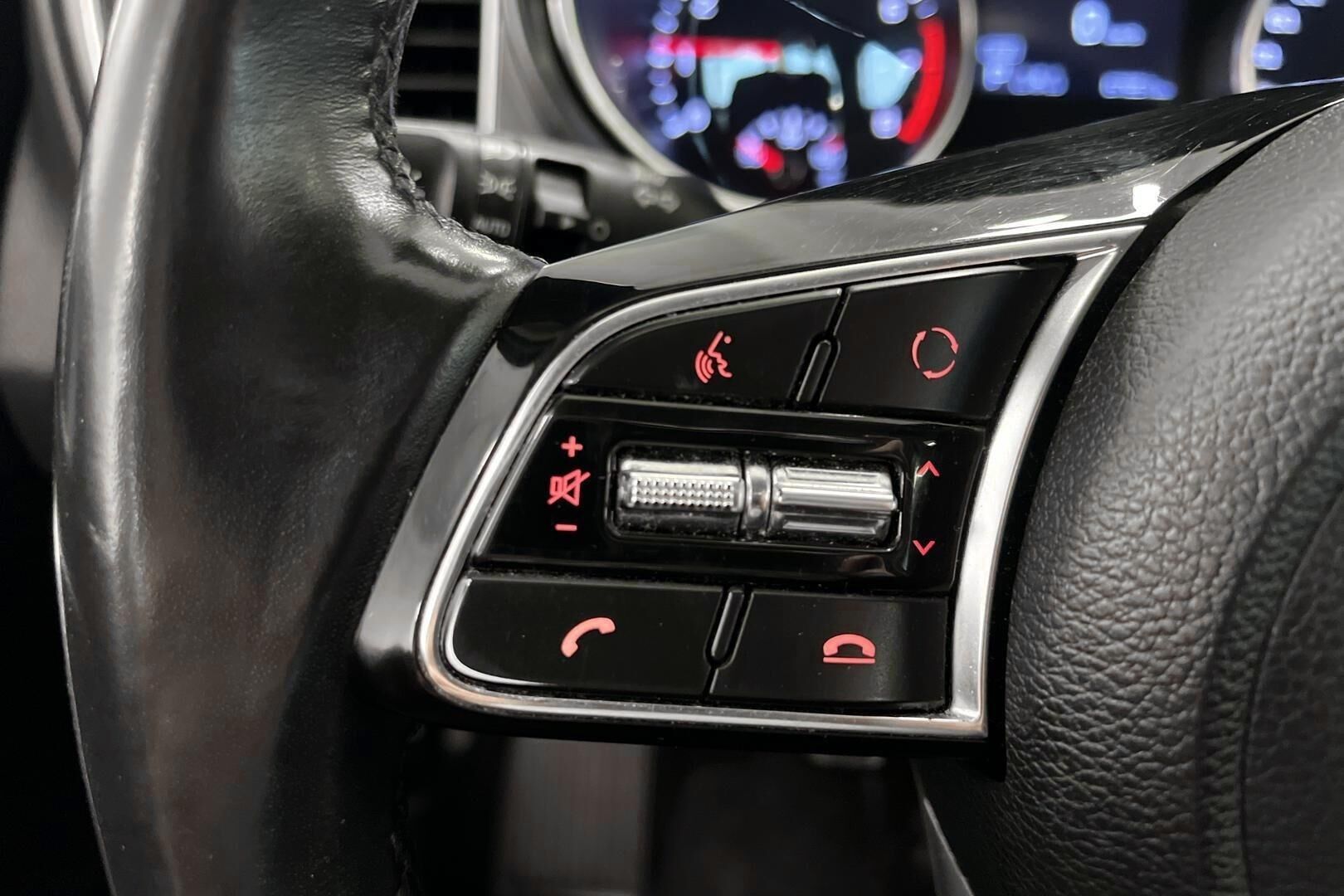 Kia Ceed iso kuva 17