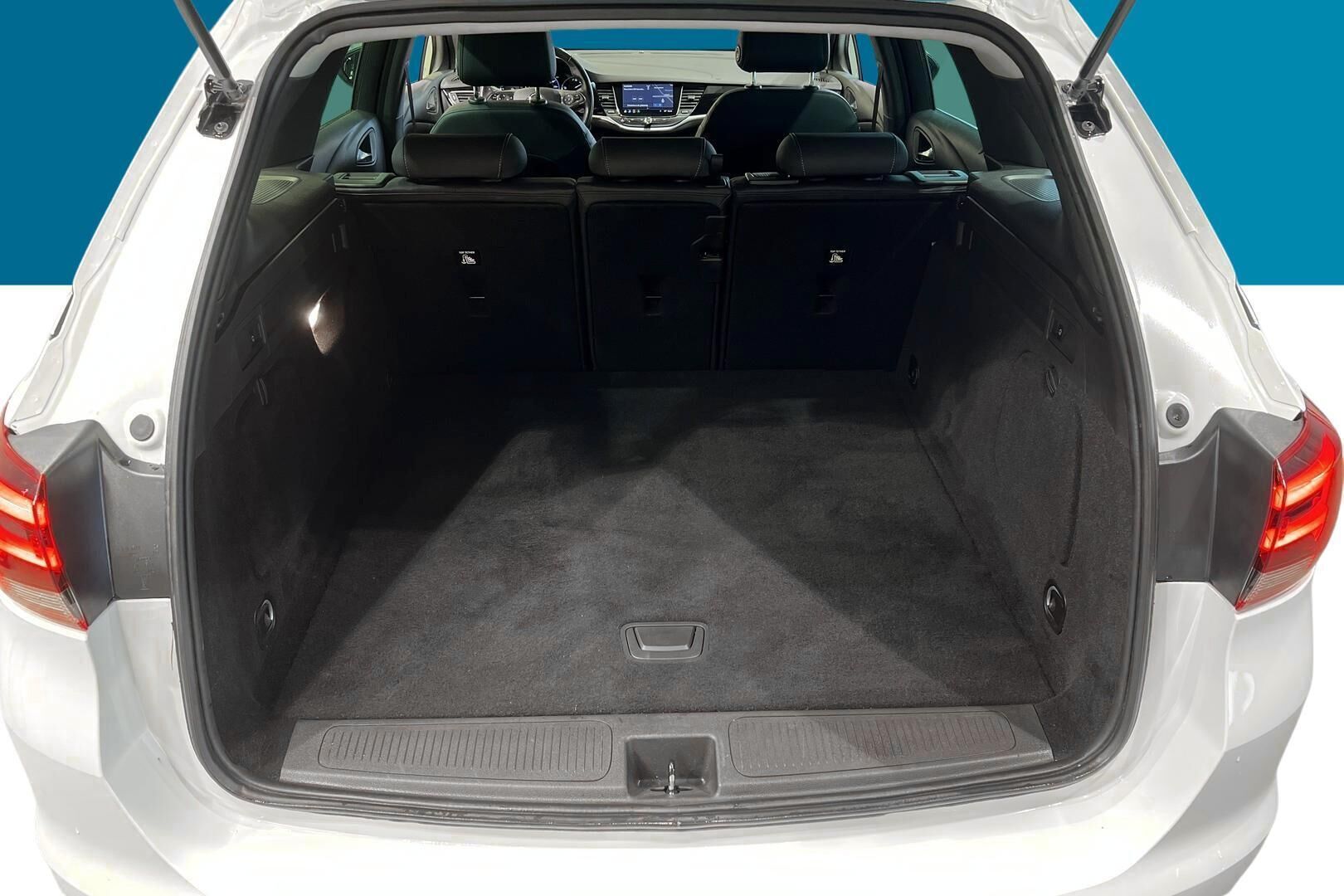 Opel Astra iso kuva 12