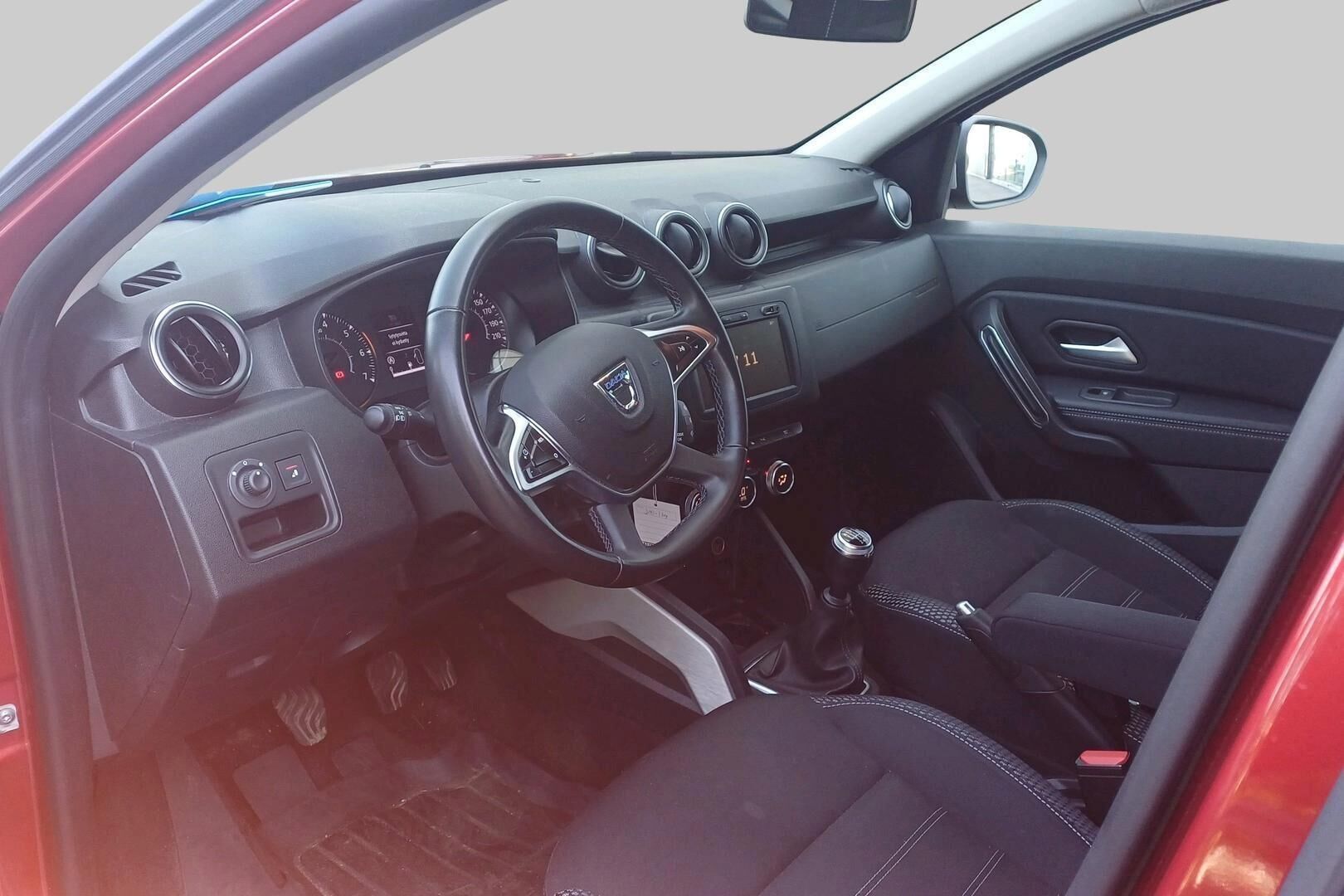 Dacia Duster iso kuva 2