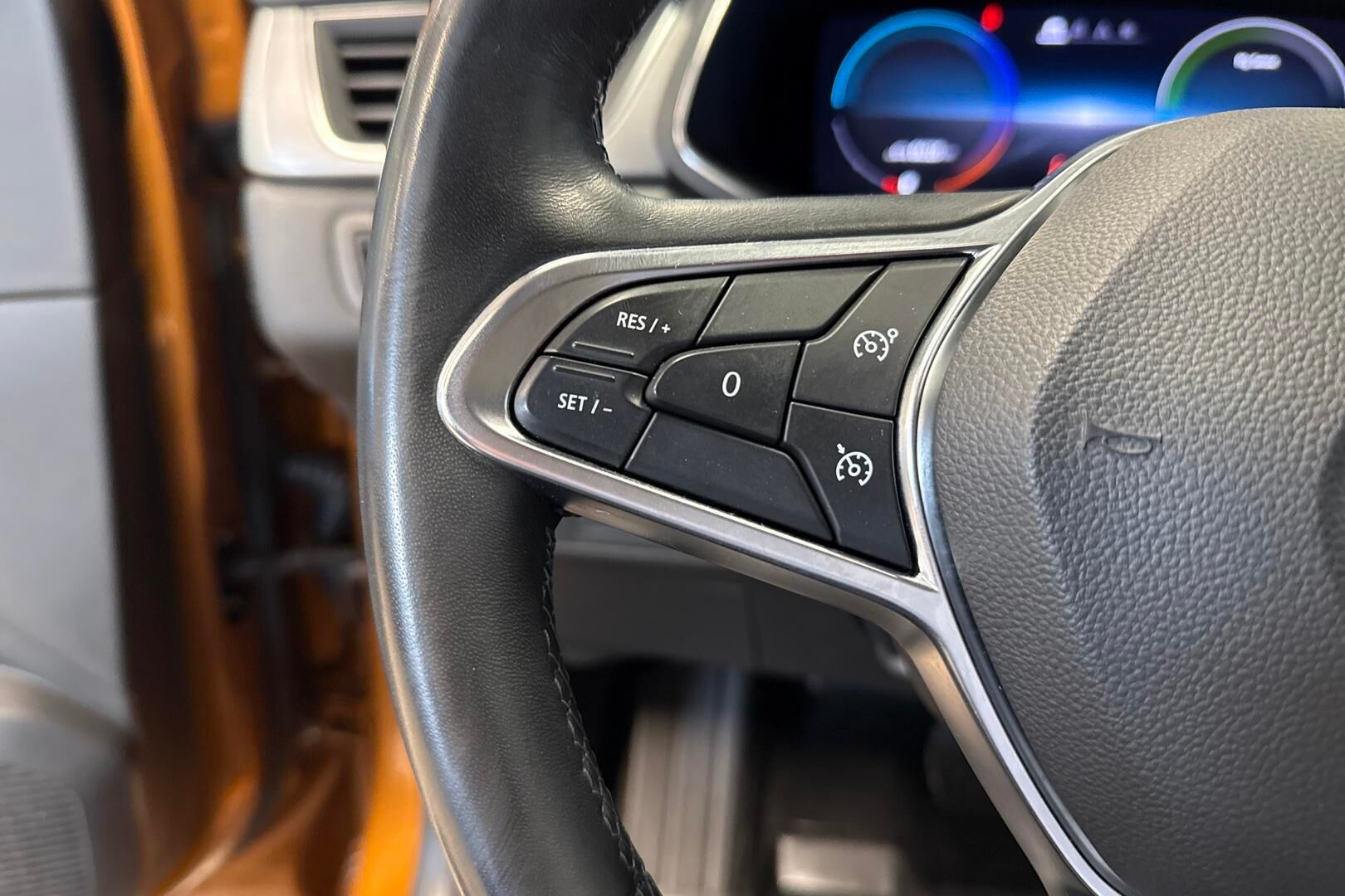 Renault Captur iso kuva 17