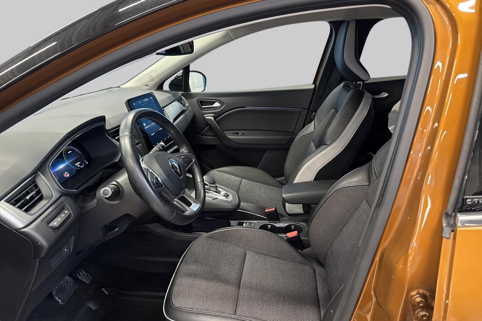 Renault Captur iso kuva 9