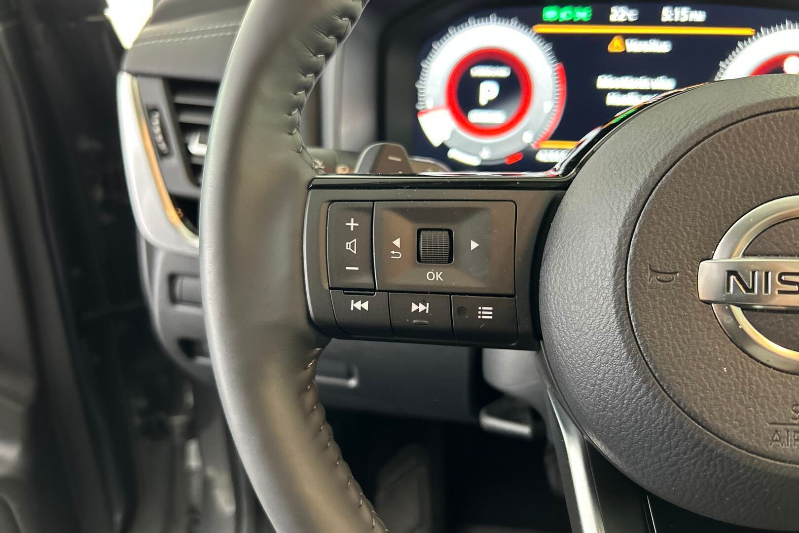 Nissan Qashqai iso kuva 17