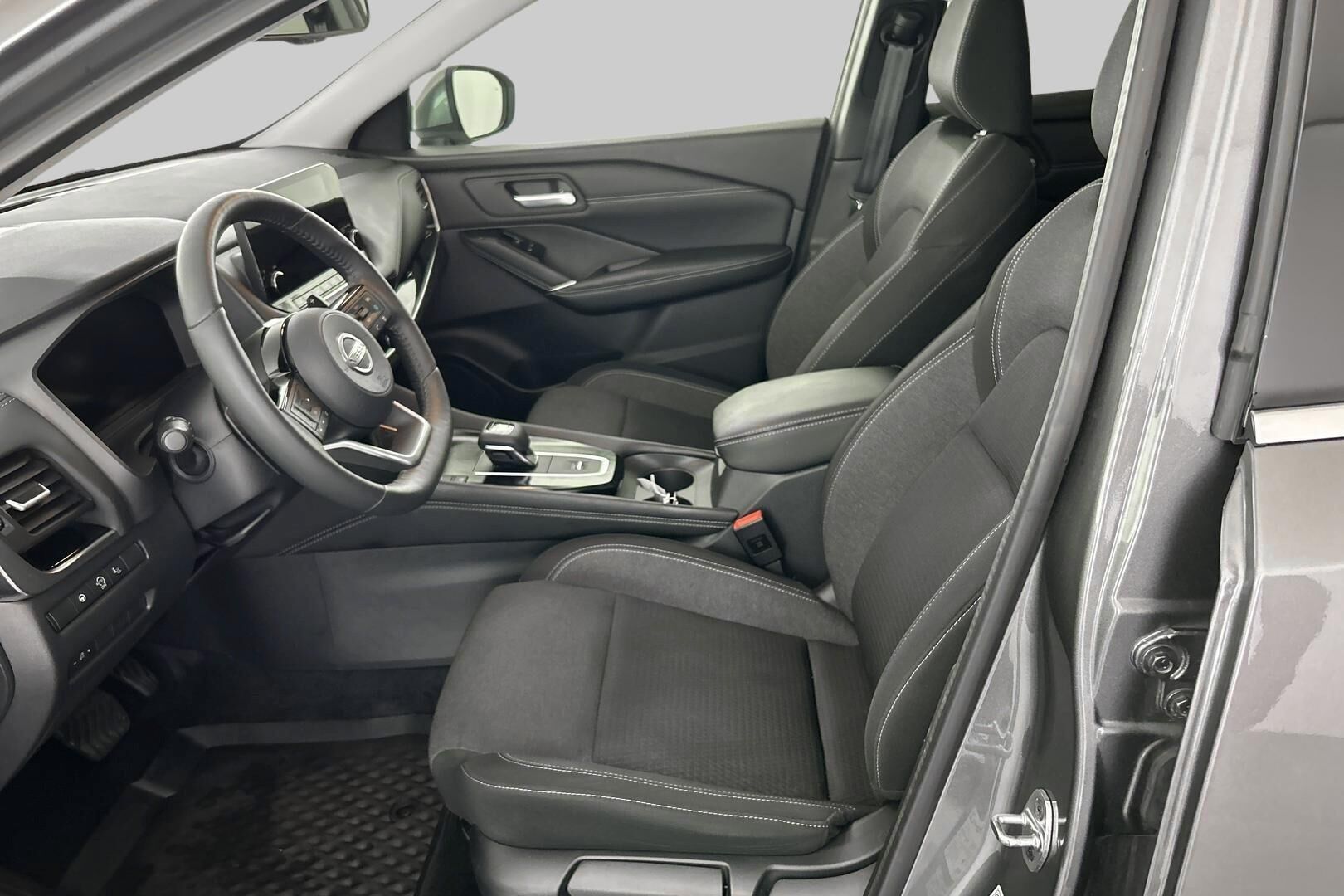 Nissan Qashqai iso kuva 9