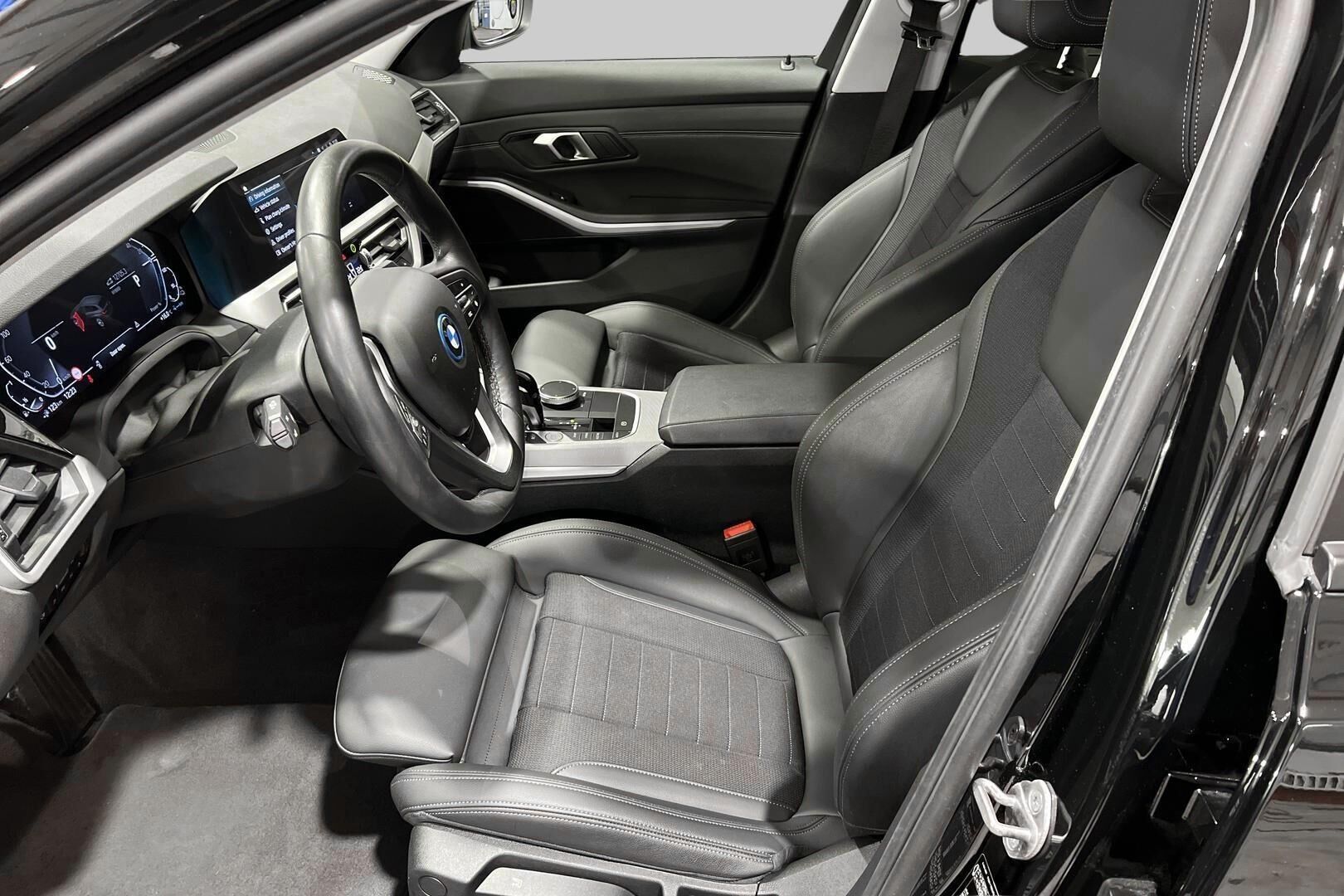 BMW 3-sarja iso kuva 8