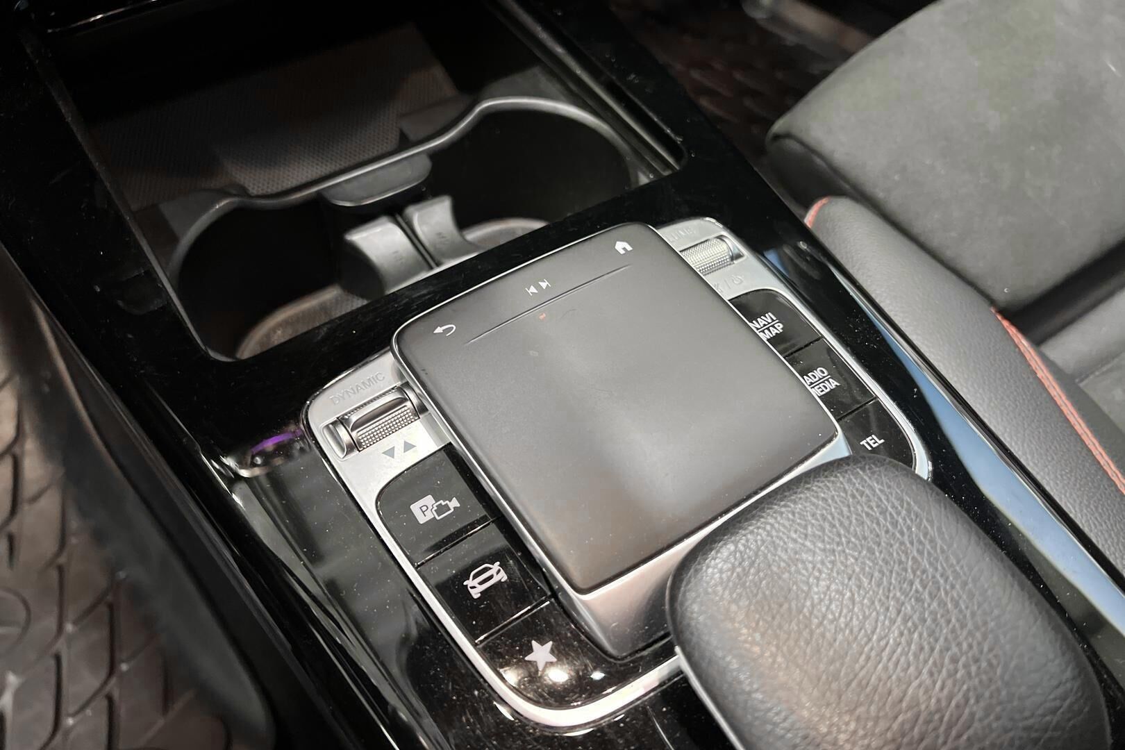 Mercedes-Benz CLA iso kuva 19