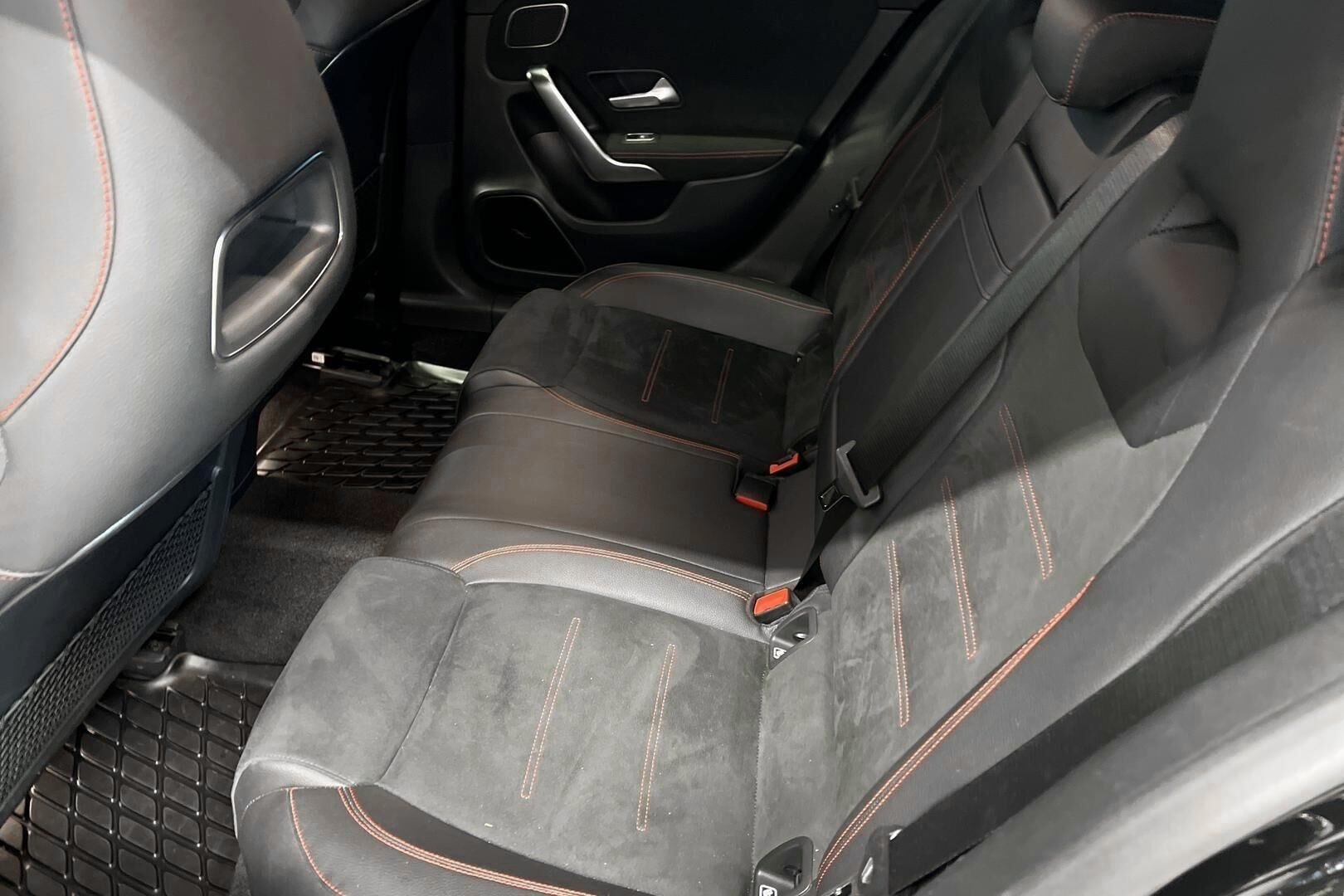 Mercedes-Benz CLA iso kuva 23