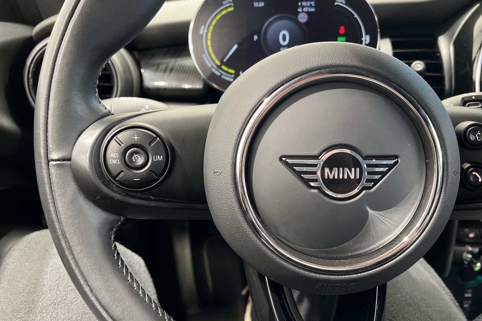 MINI COOPER SE iso kuva 31