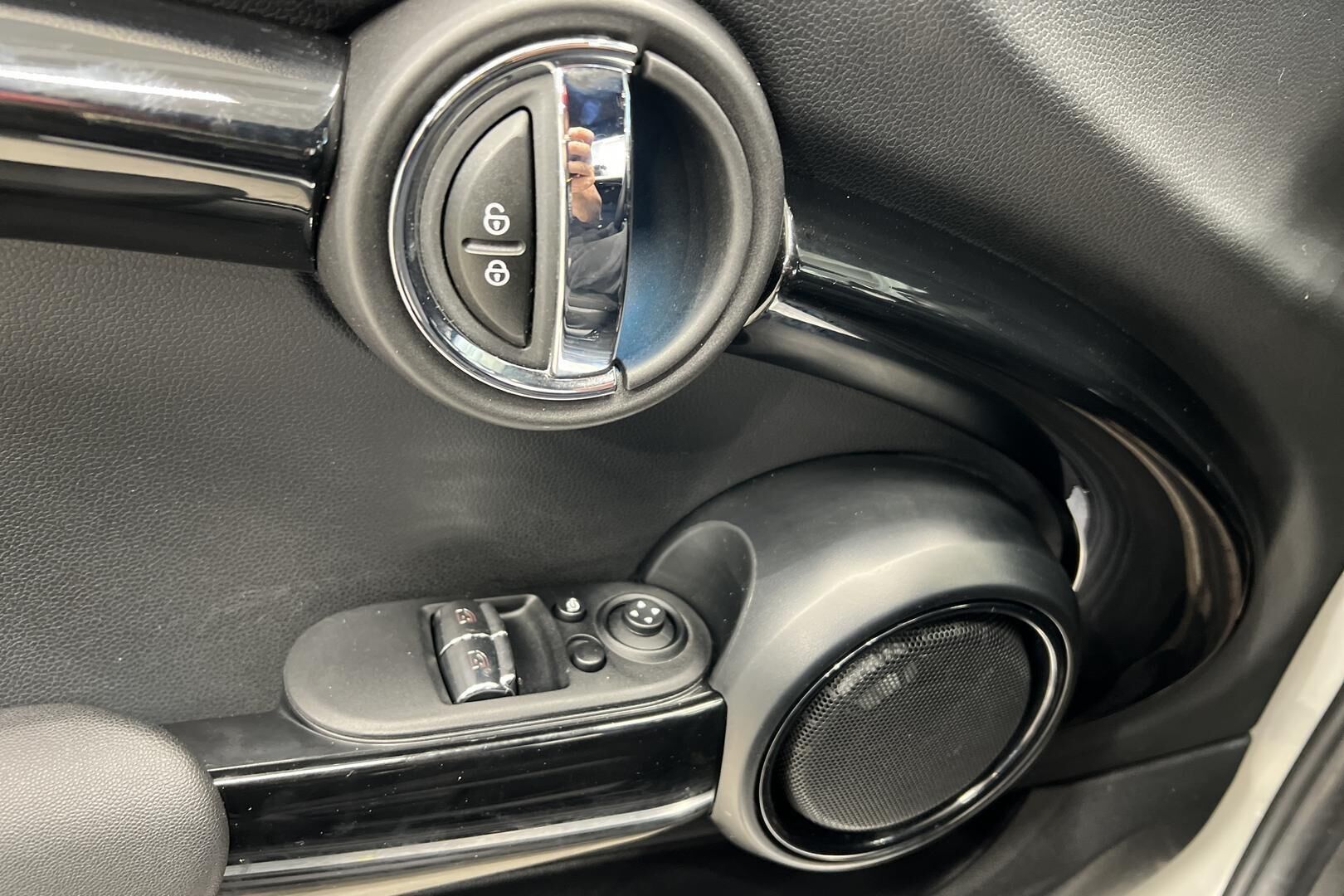 MINI COOPER SE iso kuva 32