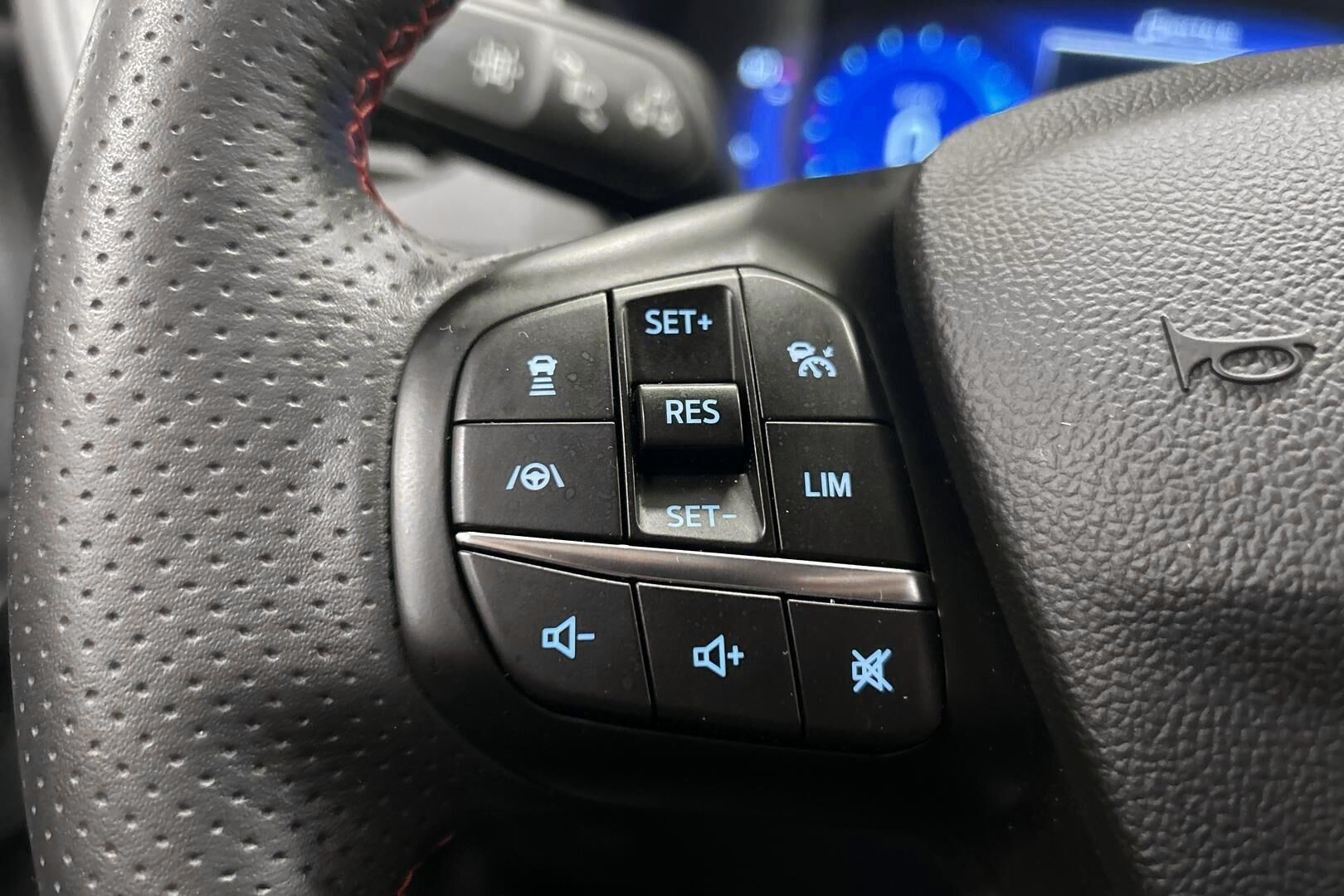 Ford Kuga iso kuva 15