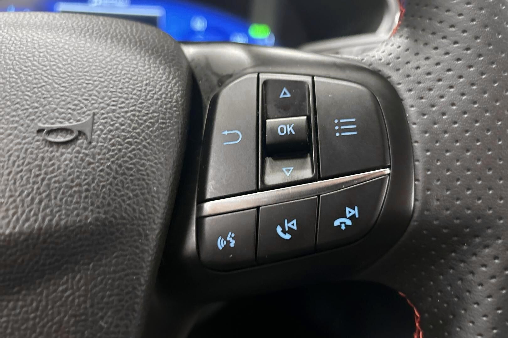 Ford Kuga iso kuva 16