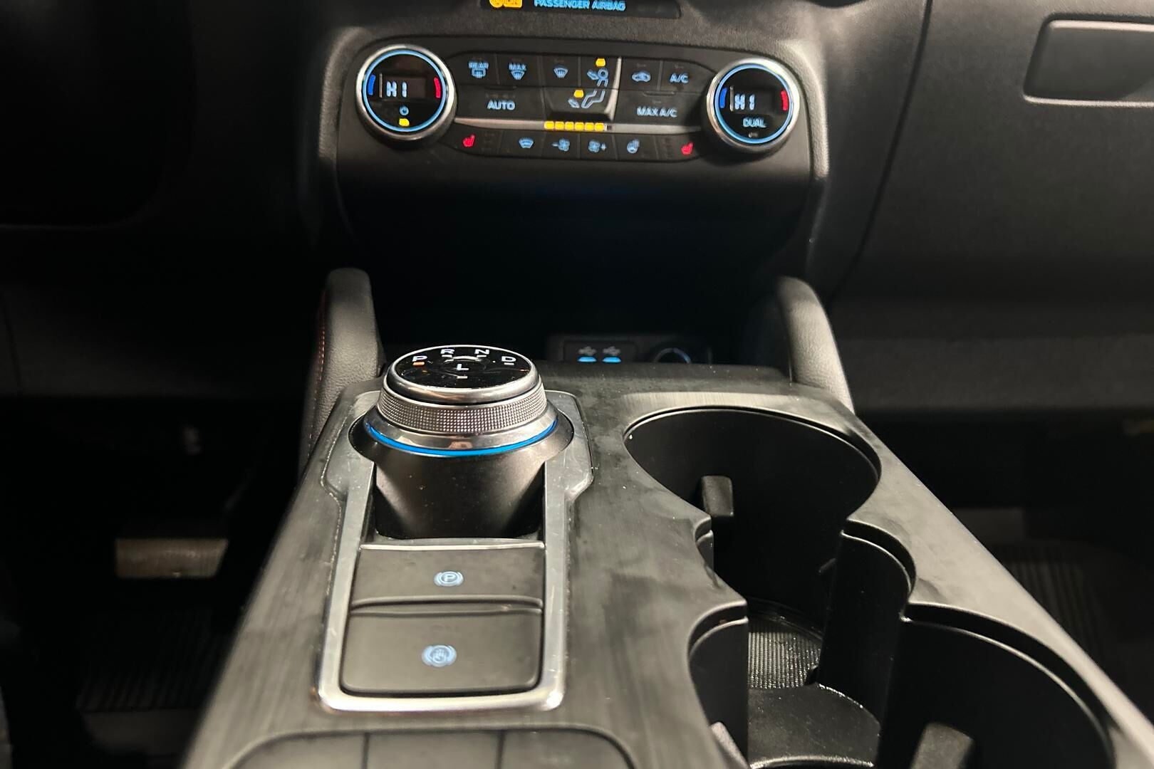 Ford Kuga iso kuva 20
