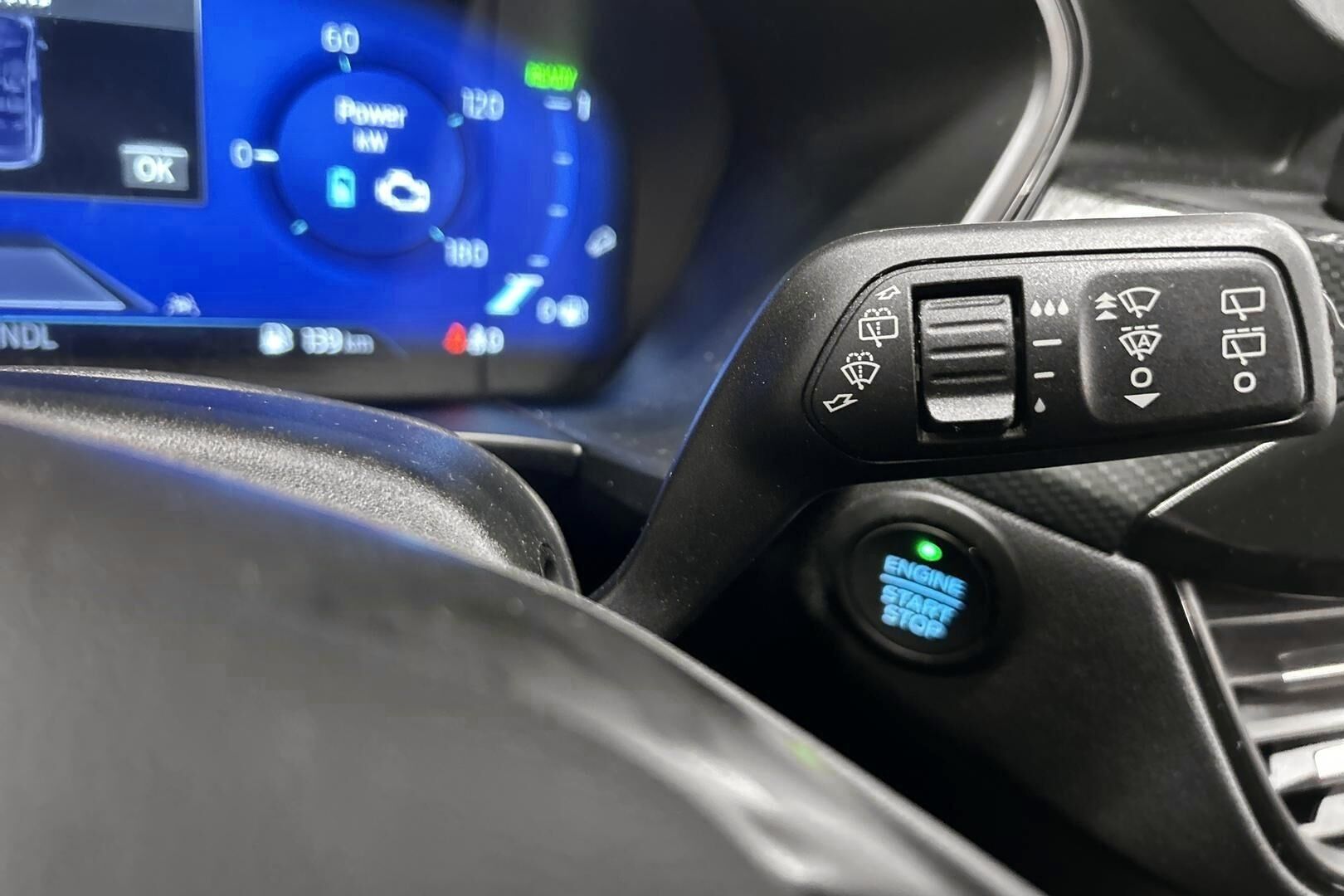 Ford Kuga iso kuva 22
