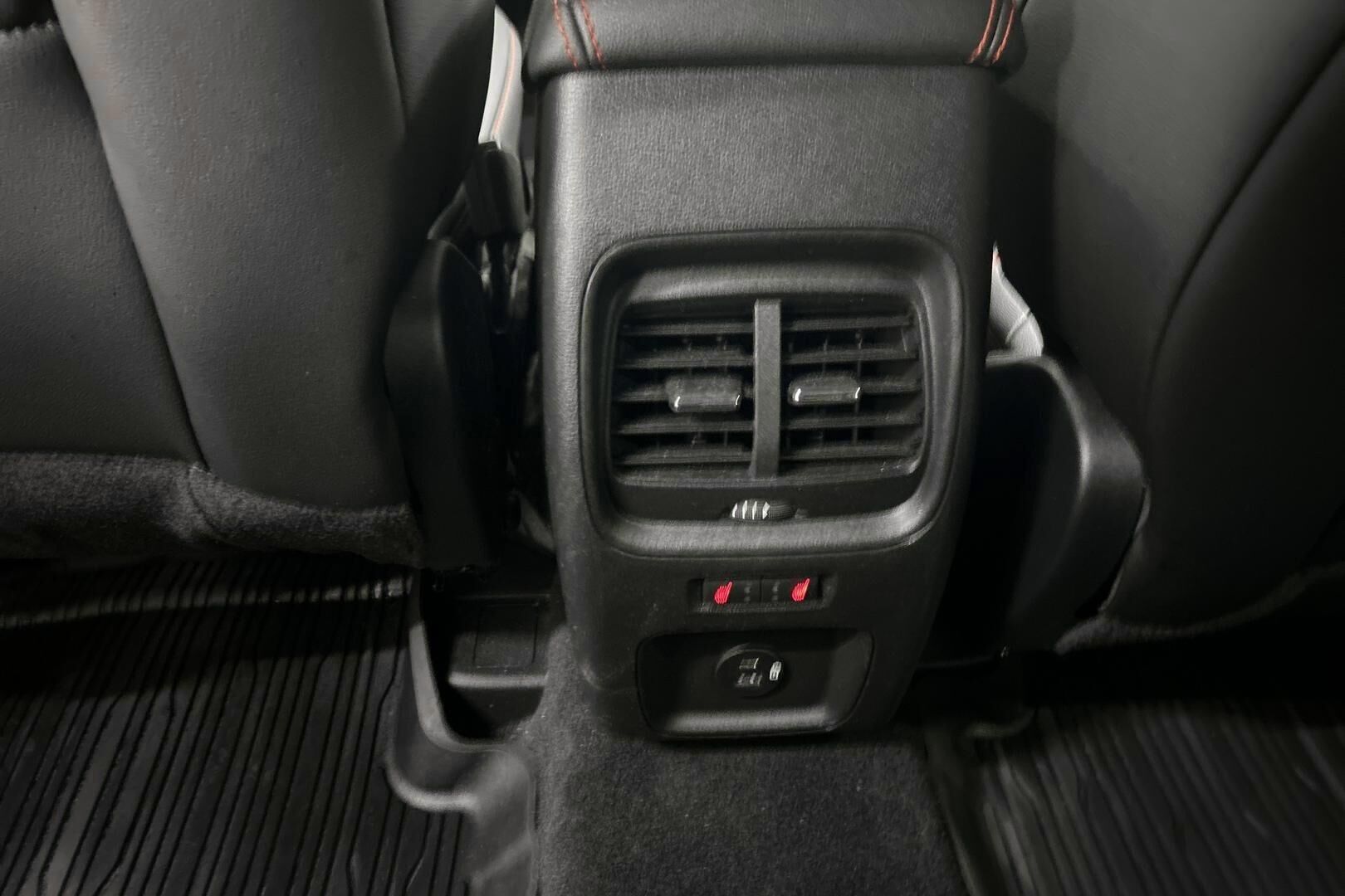 Ford Kuga iso kuva 27