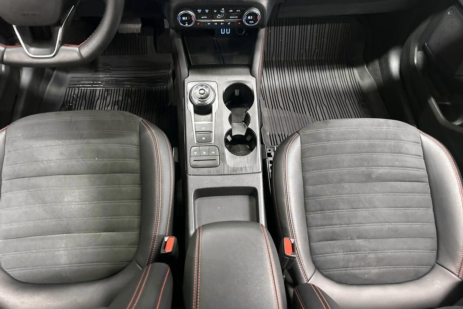Ford Kuga iso kuva 28
