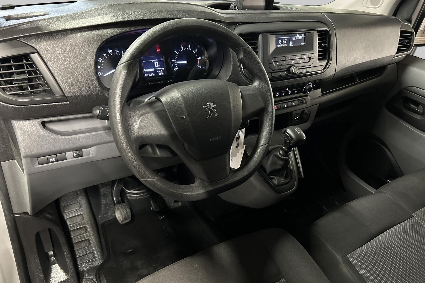 Peugeot Expert iso kuva 11