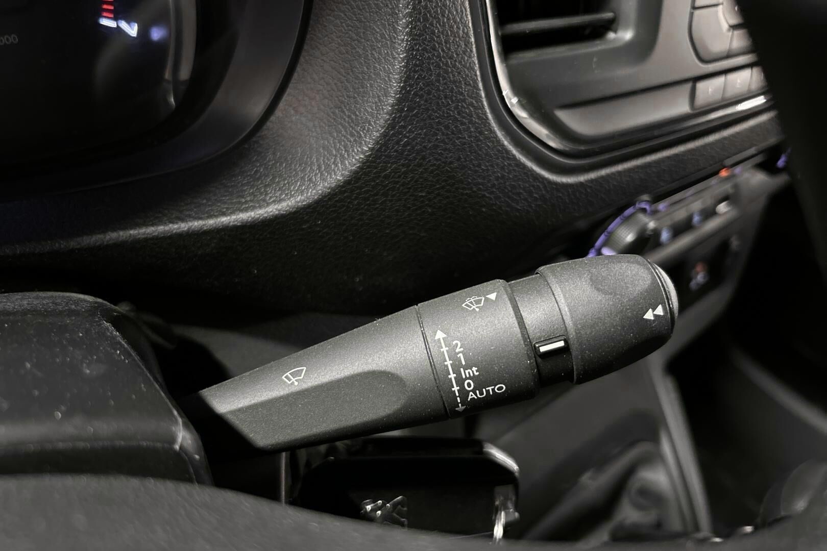 Peugeot Expert iso kuva 17