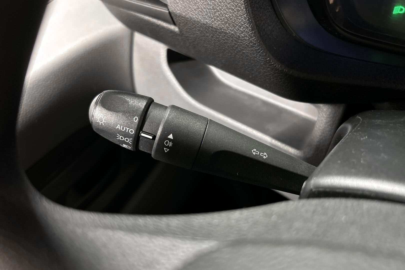 Peugeot Expert iso kuva 18