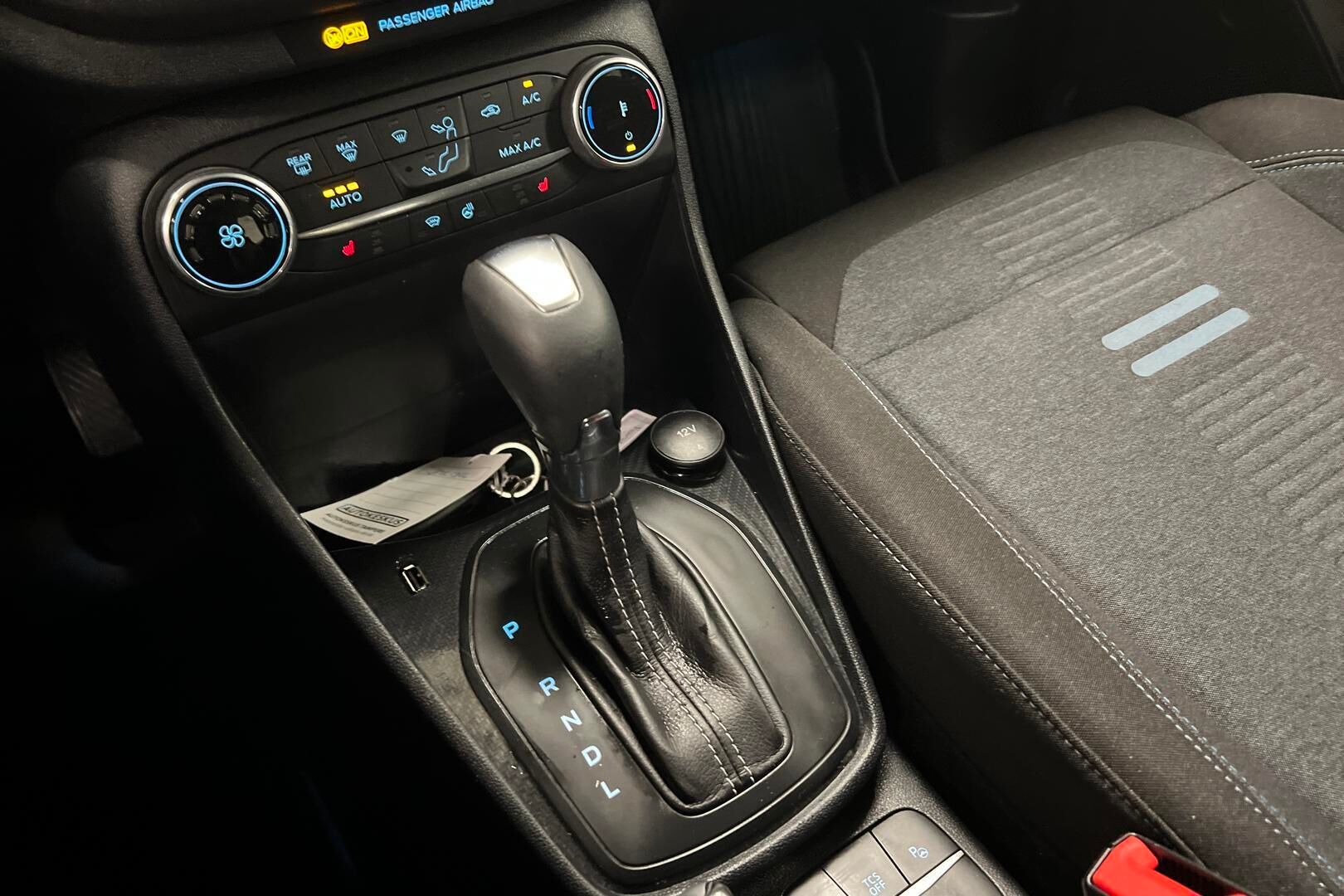 Ford Fiesta iso kuva 17