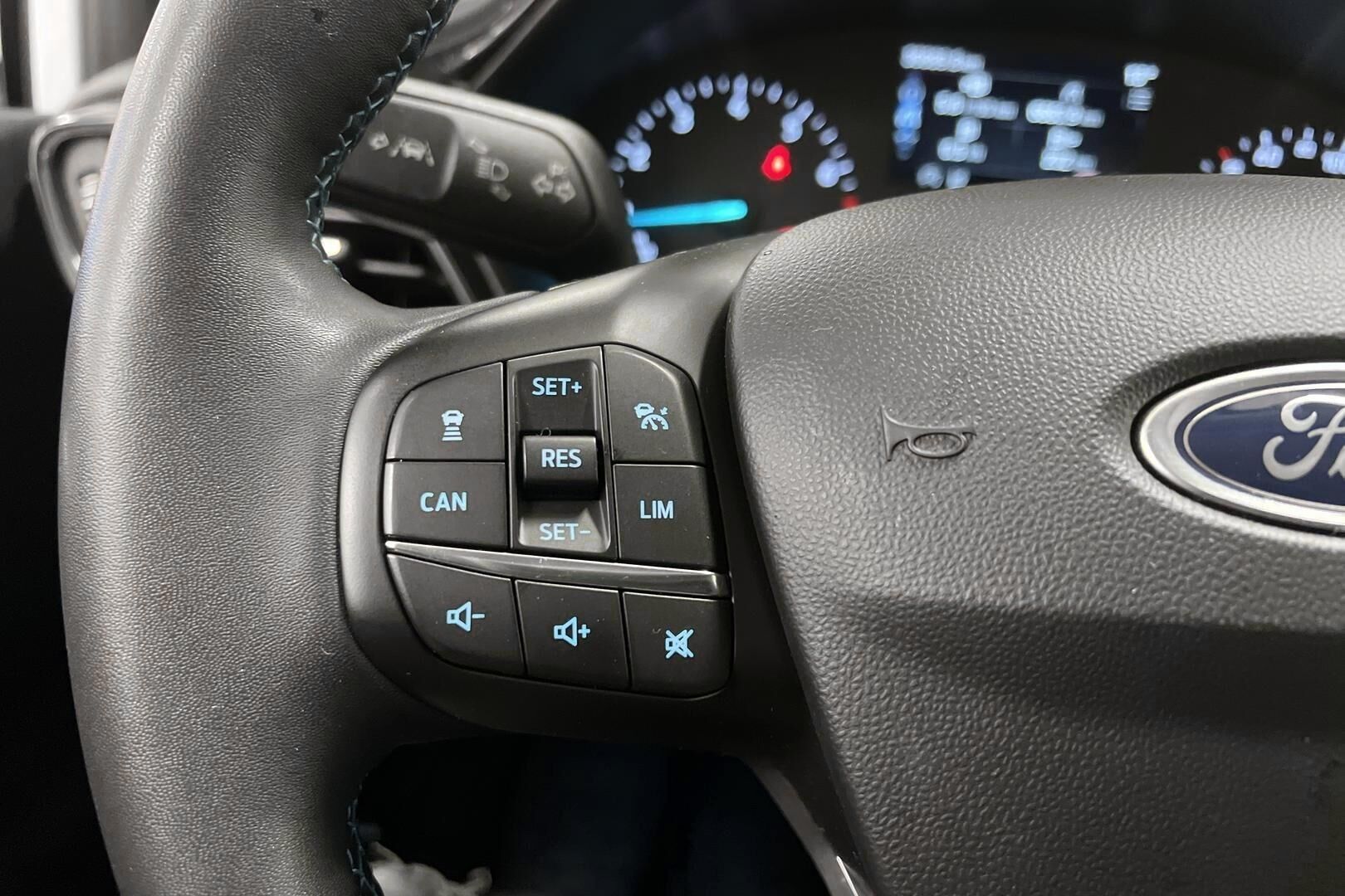 Ford Fiesta iso kuva 19