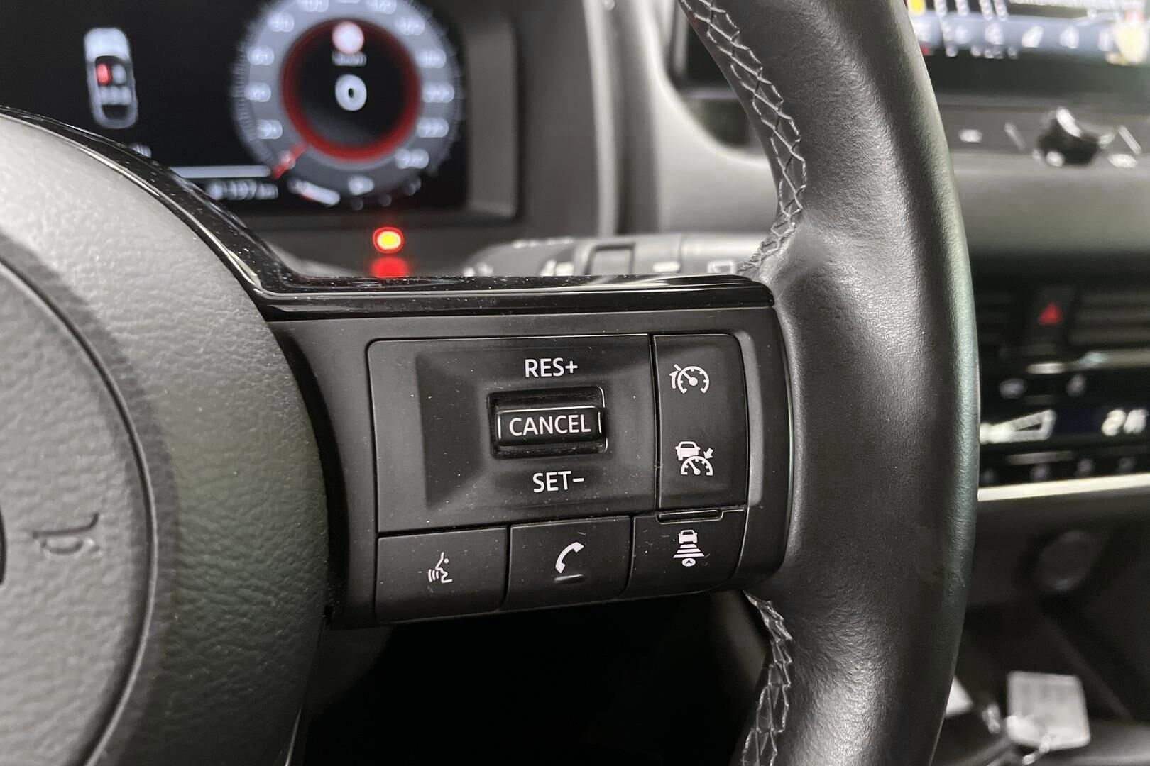 Nissan Qashqai iso kuva 18