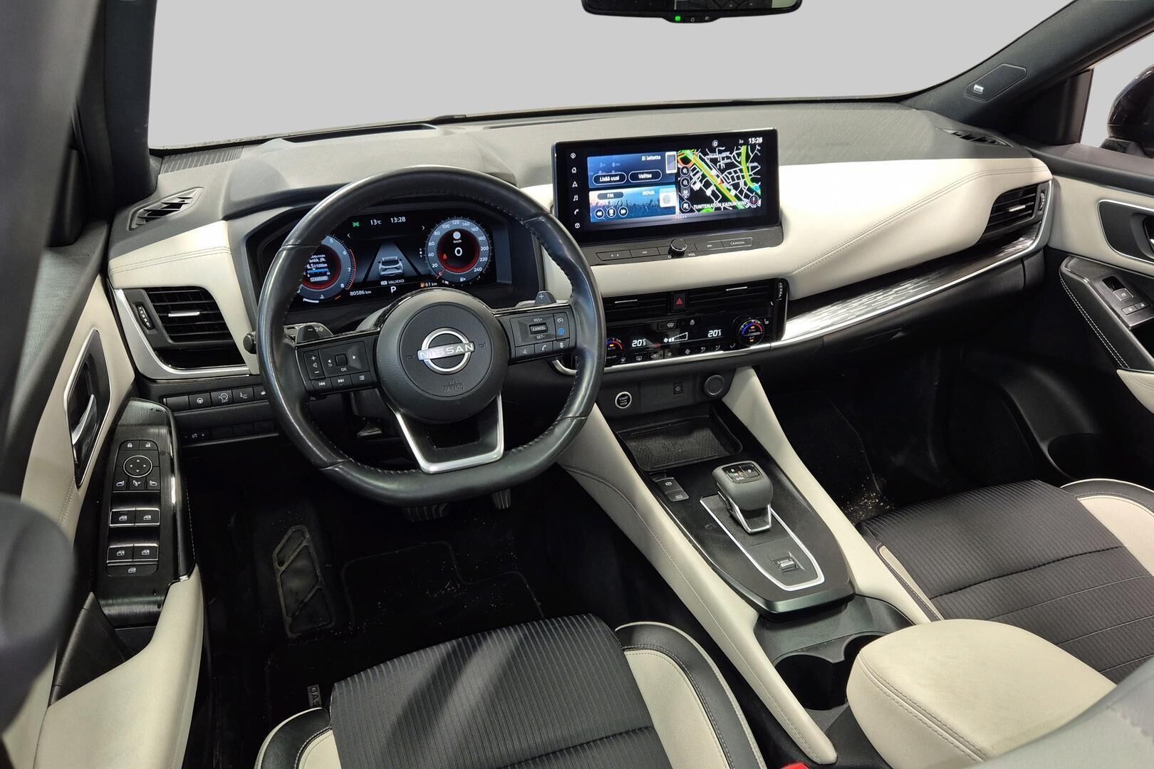 Nissan Qashqai iso kuva 2
